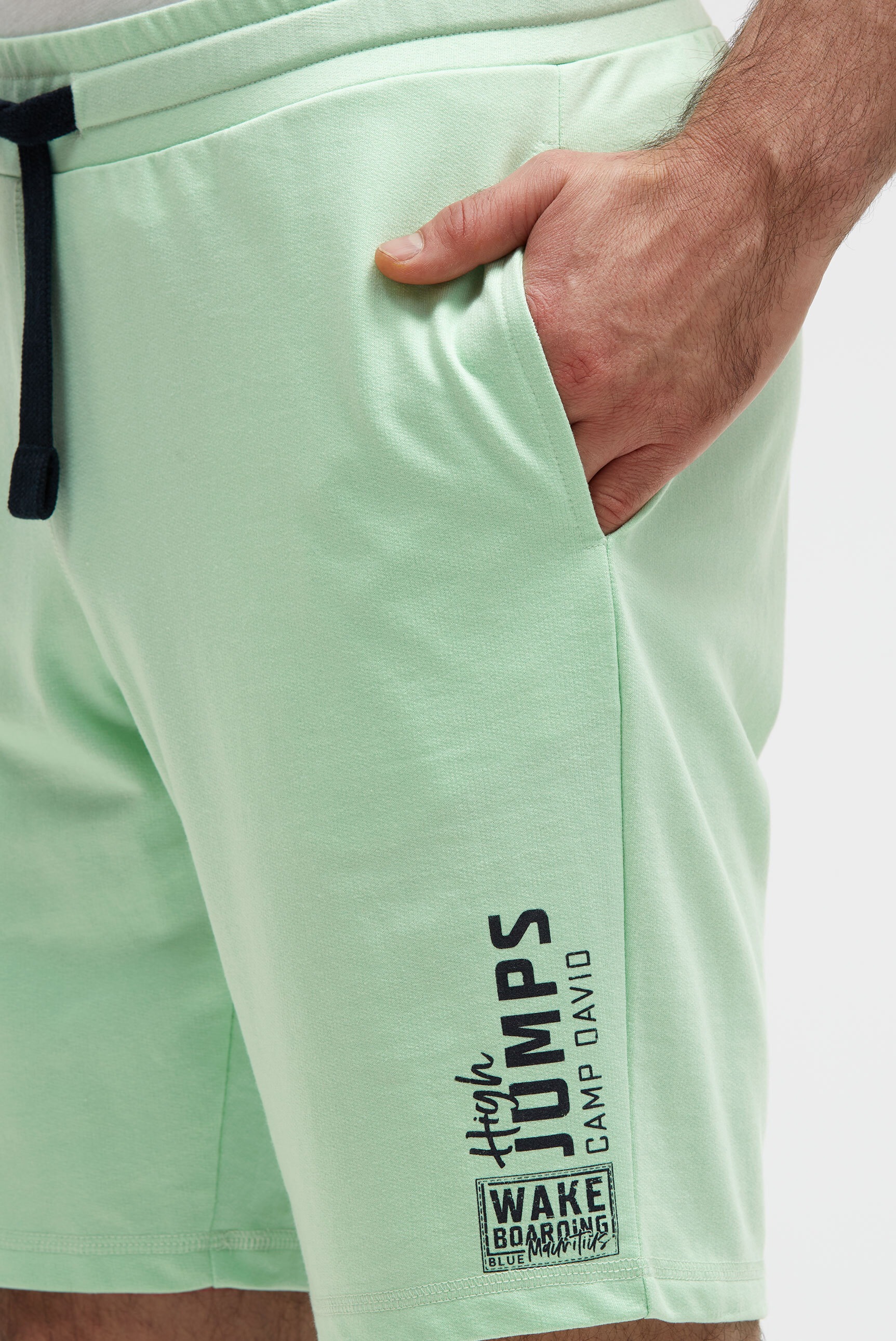 CAMP DAVID Sweatshorts  mit Elastikbund & seitlichen Taschen