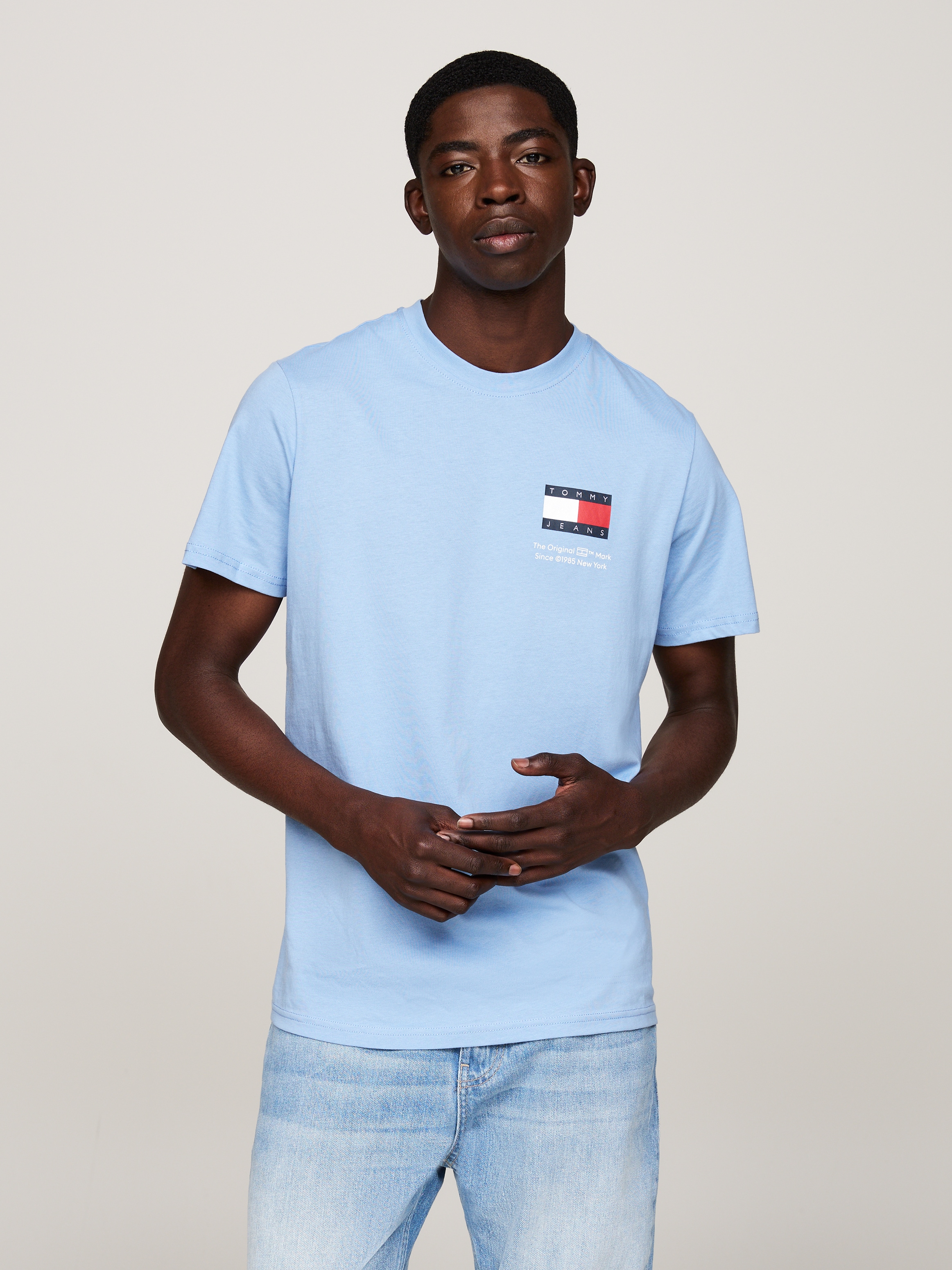 T-Shirt »TJM SLIM ESSENTIAL FLAG TEE EXT«, mit Rundhalsausschnitt