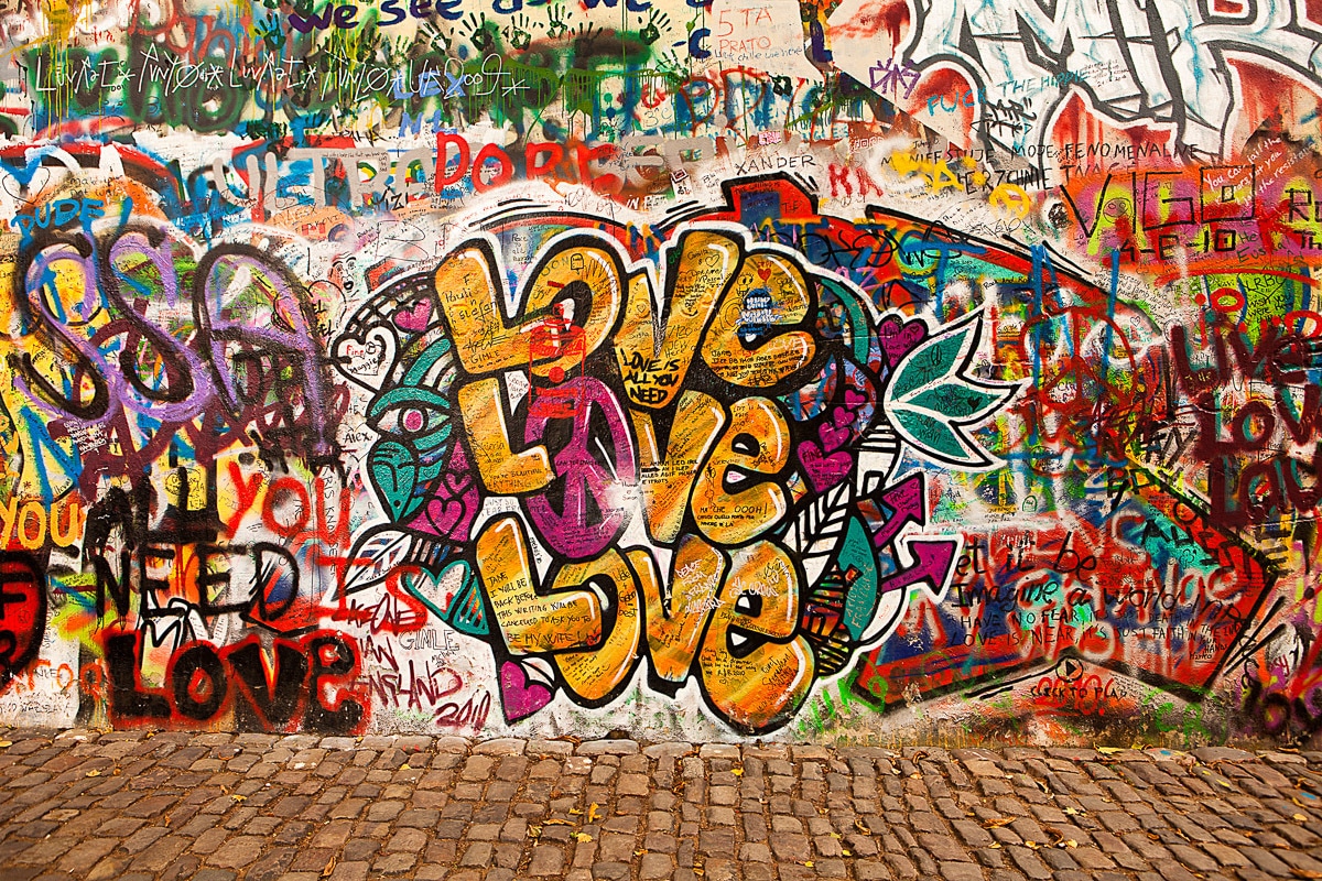 Papermoon Fototapete "Love Graffiti Wand"