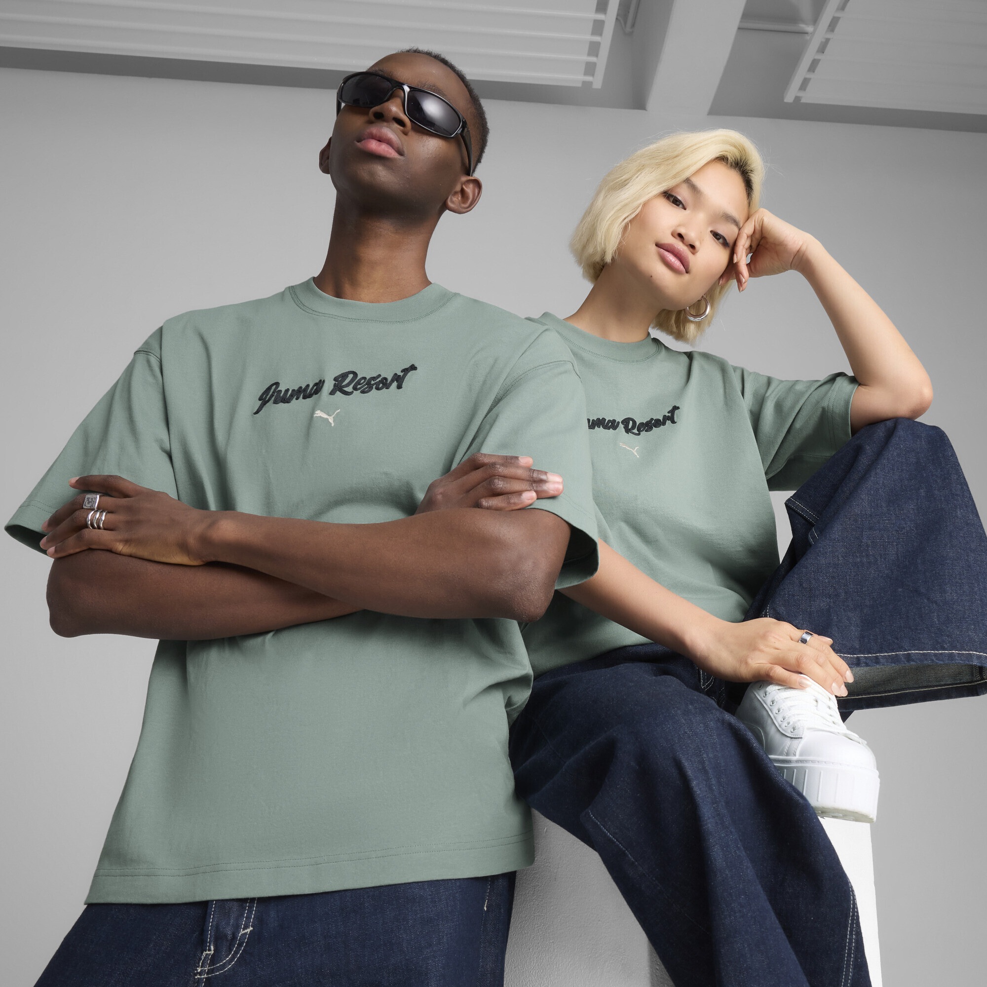 PUMA T-Shirt »PREMIUM ESS Oversized Graphic T-Shirt Erwachsene«