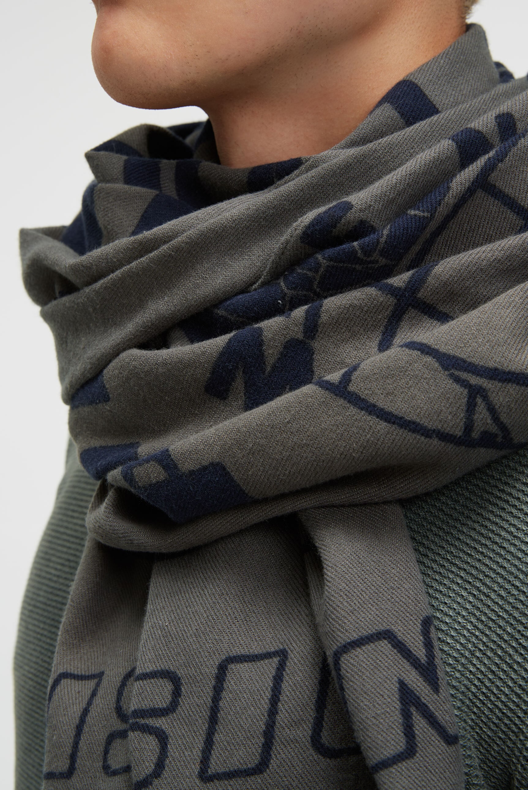 CAMP DAVID Strickschal