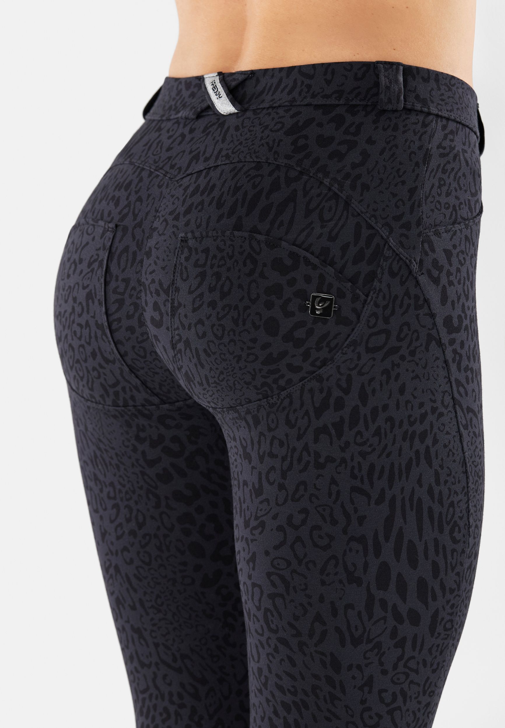 Freddy 7/8-Hose »WRUP REGULAR HIGH SUPERSKINNY 7/8«, mit trendy Leo-Muster und Push-up Effekt