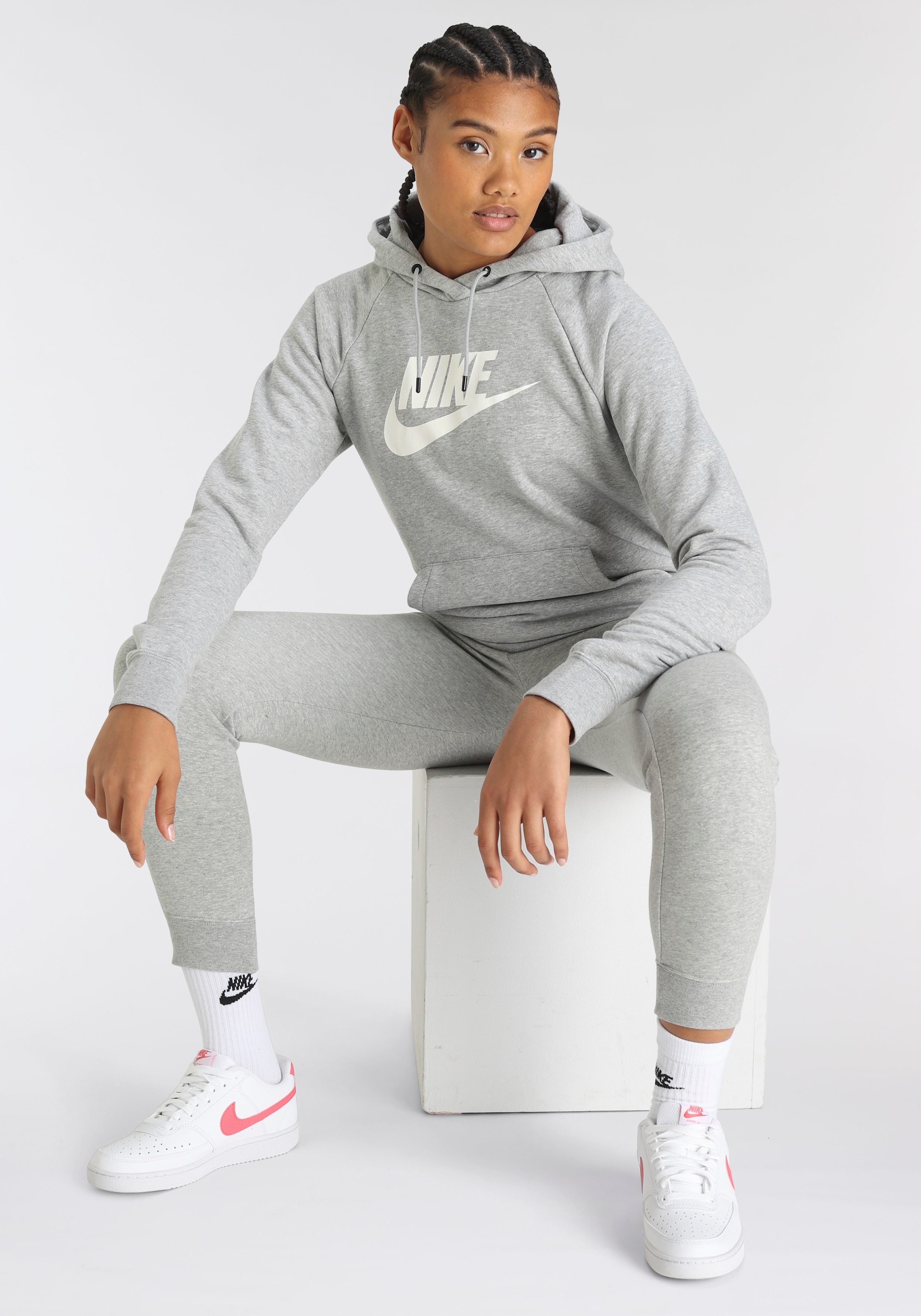 Nike Sportswear Kapuzensweatshirt »ESSENTIAL WOMENS FLEECE PULLOVER HOODIE«