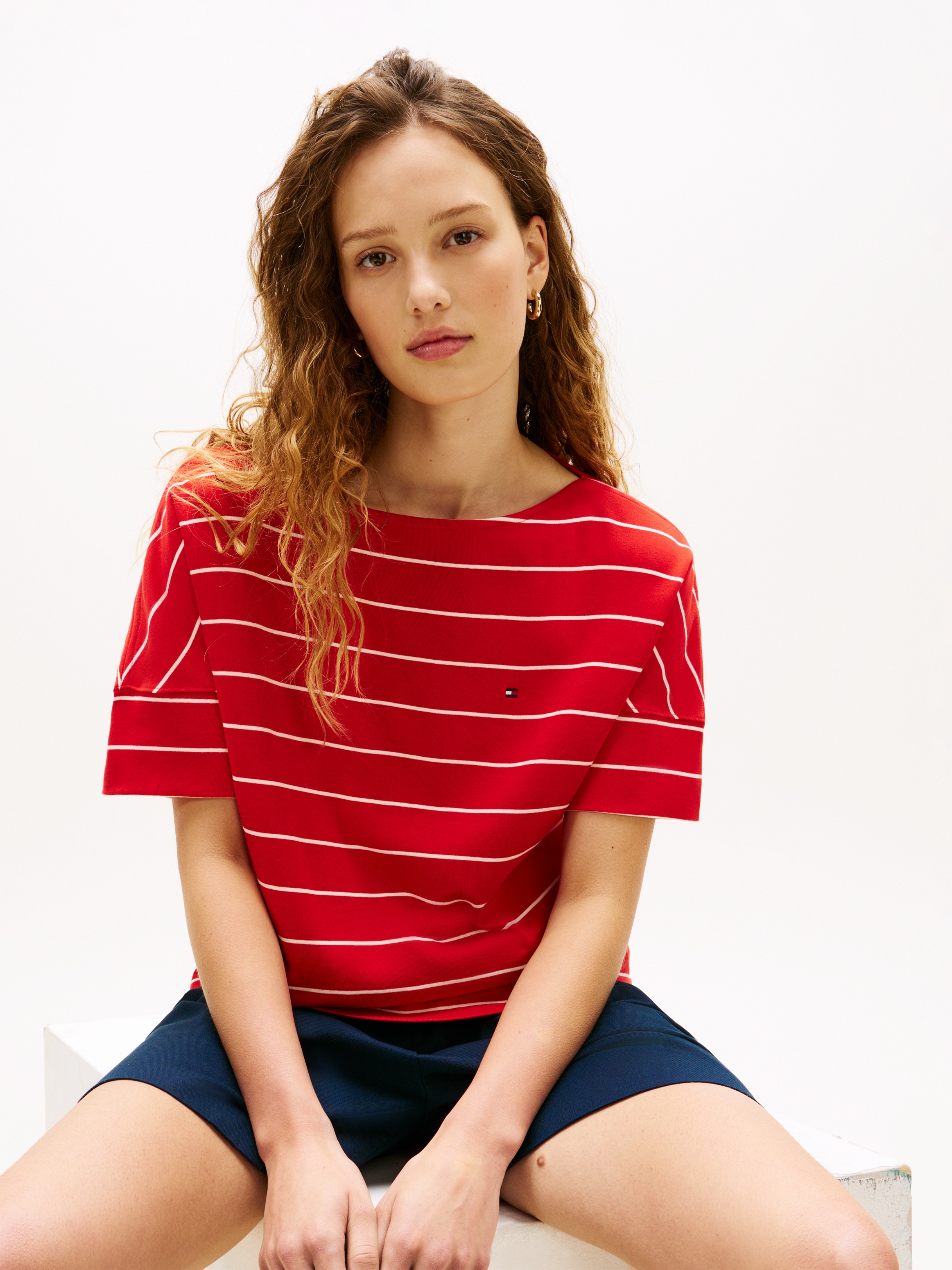 Tommy Hilfiger Kurzarmshirt "MDRN CODY SS SLV C-NK TEE" mit dezenter Logo-S günstig online kaufen