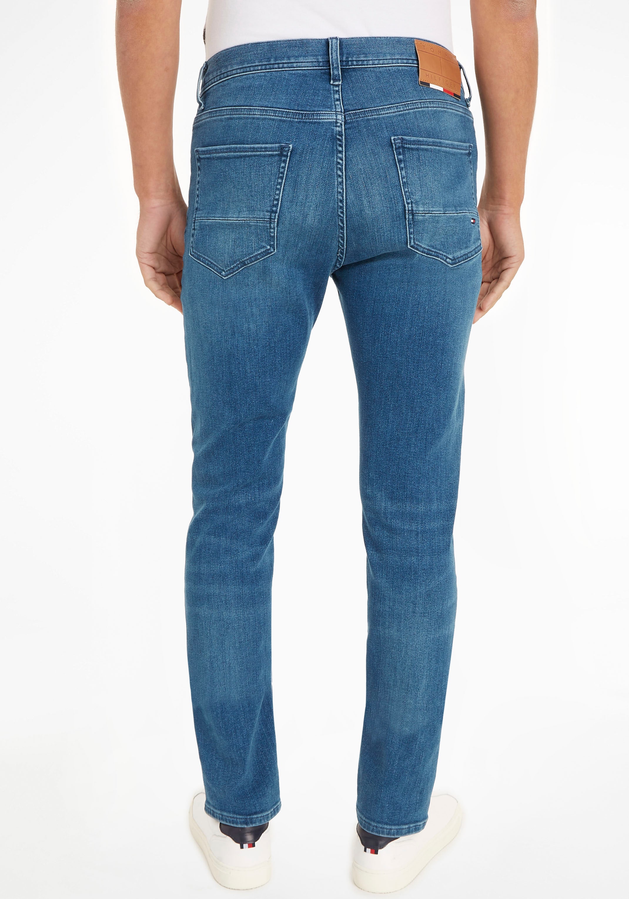 Tommy Hilfiger 5-Pocket-Jeans »SLIM BLEECKER PSTR«, mit Tommy Hilfiger Leder-Batch am hinteren Bundabschluss