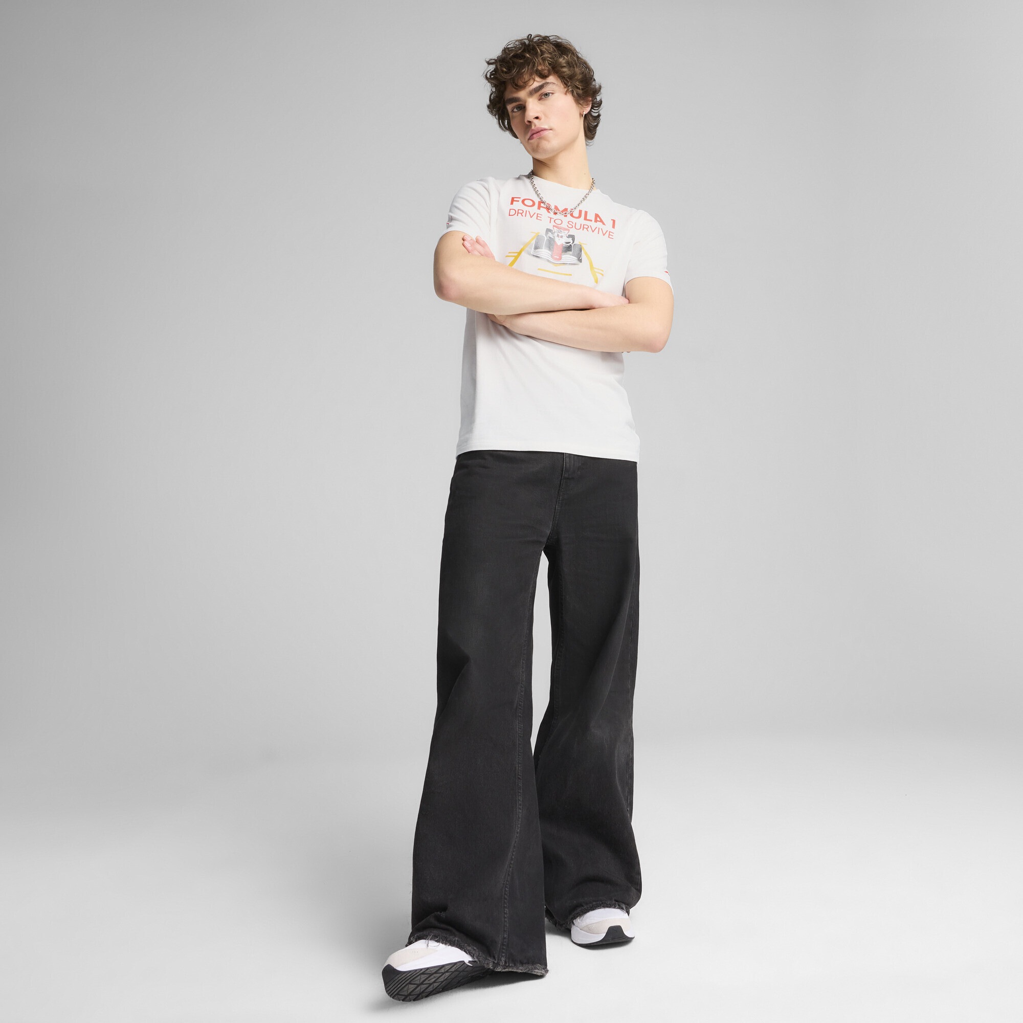 PUMA T-Shirt »F1® Drive to Survive Graphic Race T-Shirt Erwachsene«