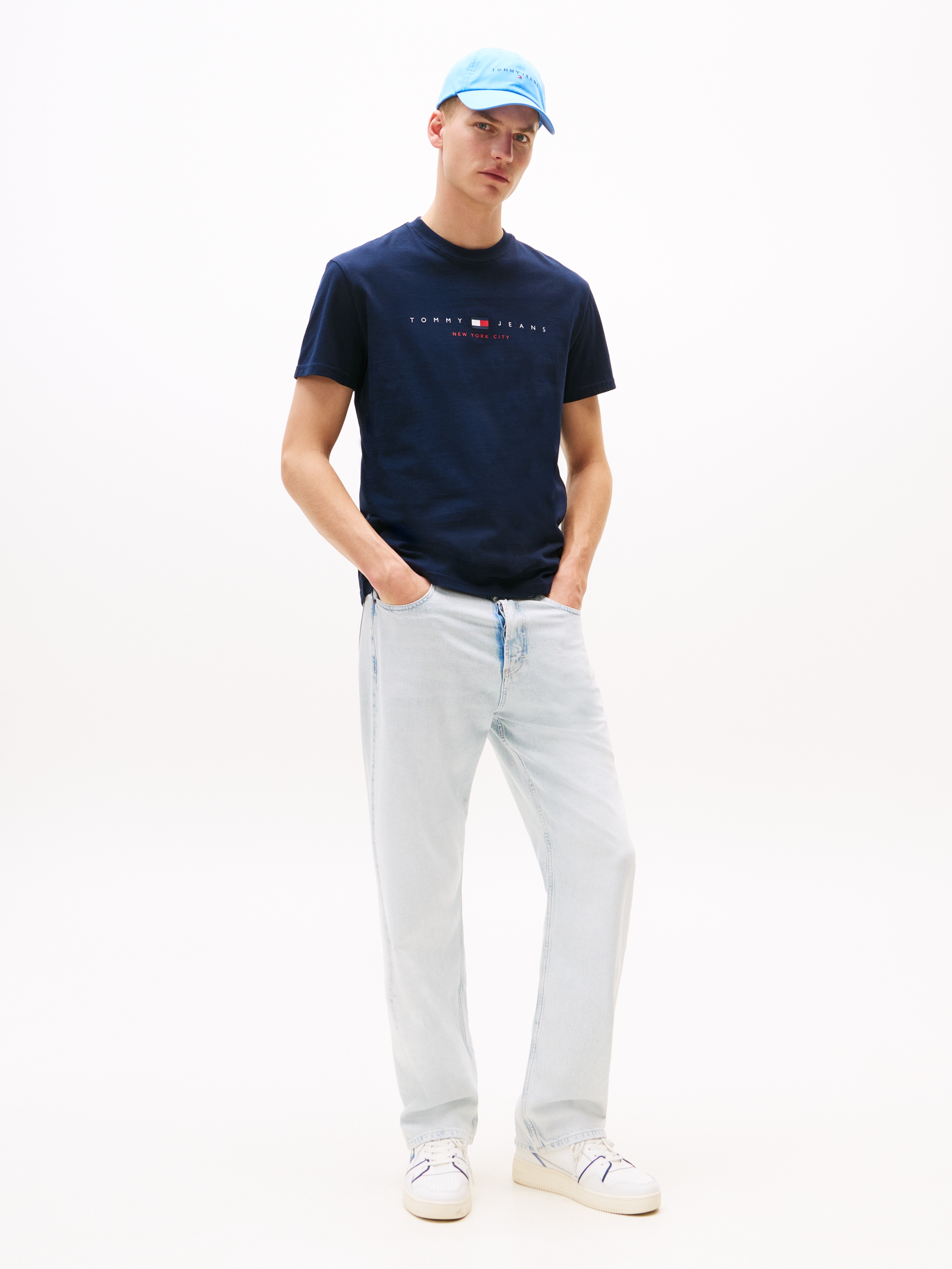 Tommy Jeans T-Shirt »TJM REG FLAG LINEAR SS TEE EXT«, Mit Rundhalsausschnitt