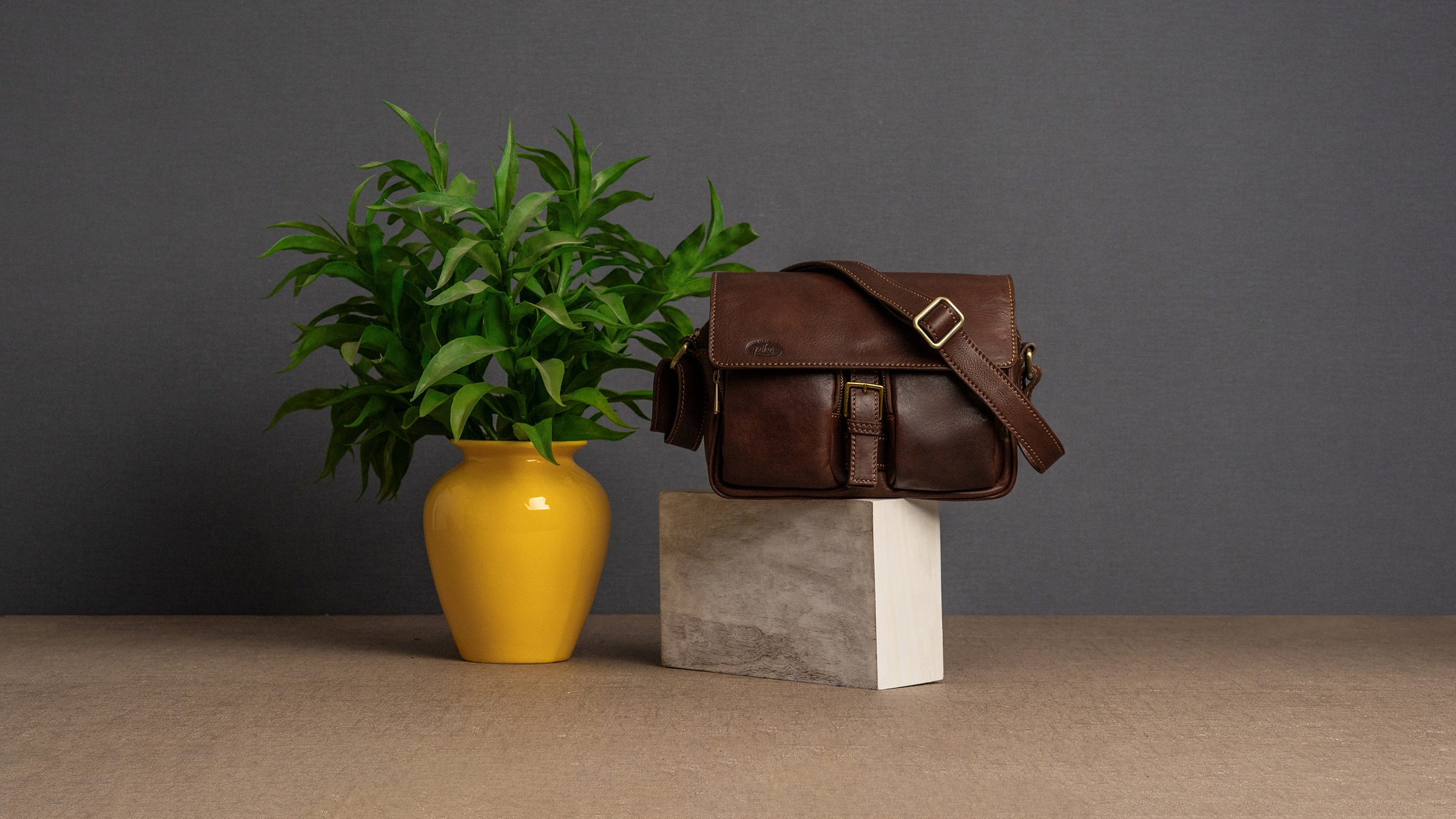 Piké Umhängetasche echt Leder, Made in Italy günstig online kaufen