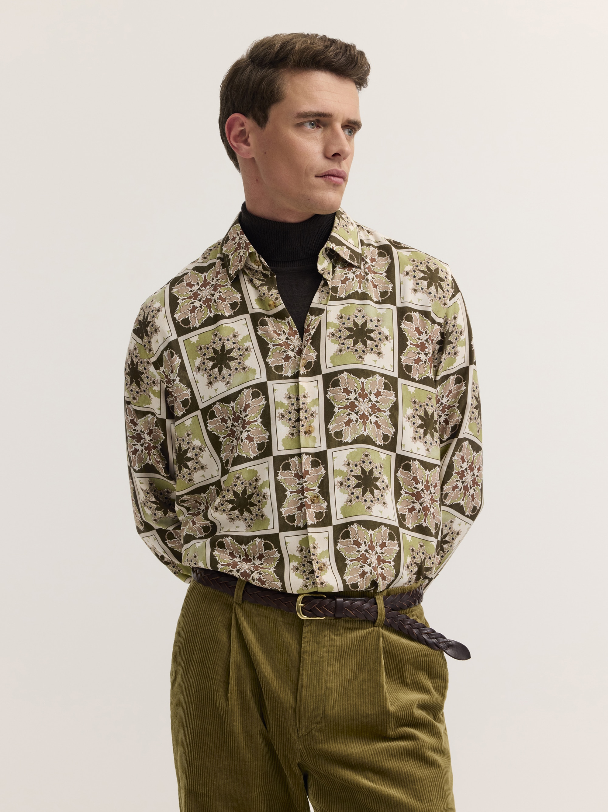 bugatti "Regular Fit" Regular Fit Viskose Muster Kentkragen