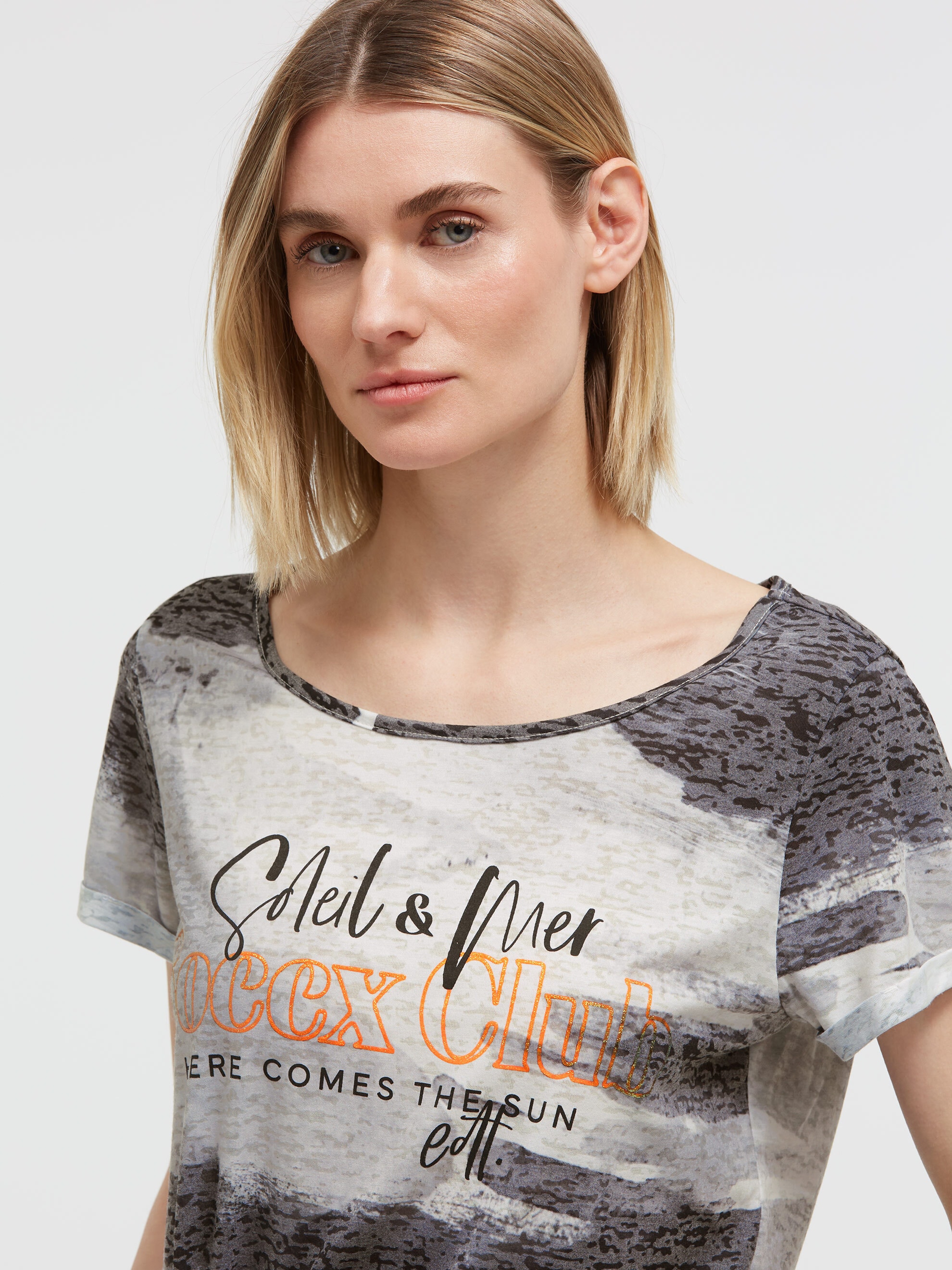 SOCCX Rundhalsshirt mit Seitenschlitze