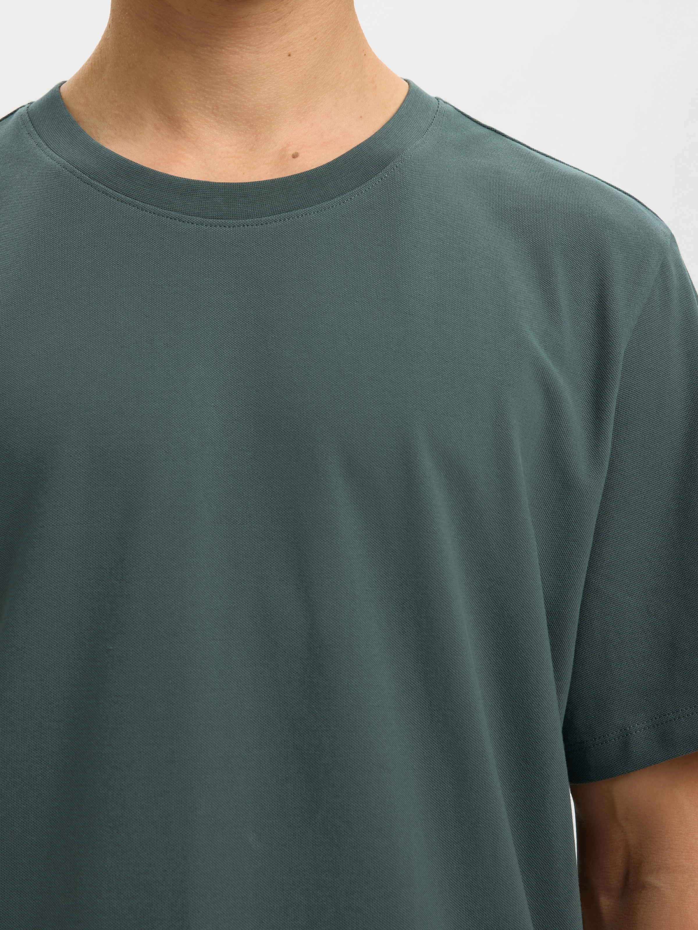 SELECTED Rundhalsshirt »SLHATLAS SS O-NECK TEE« Baumwollmischung, regular fit