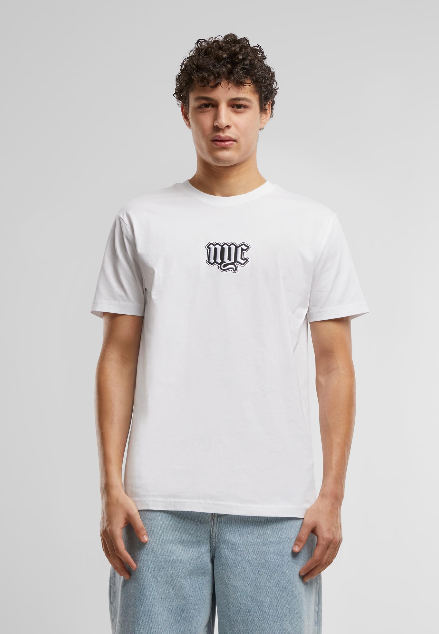 MisterTee T-Shirt »MisterTee NYC Old English Wording Patch Tee«, (1 tlg.)