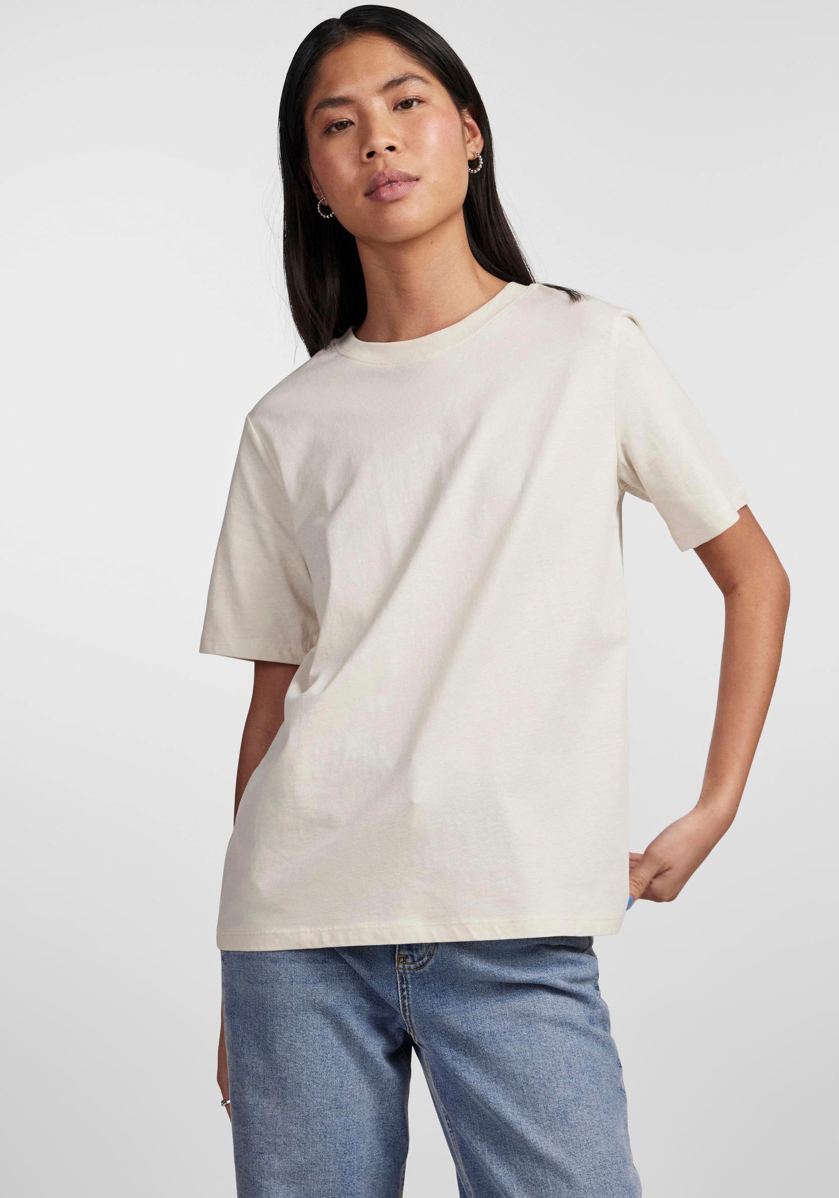 pieces Rundhalsshirt "PCRIA SS SOLID TEE NOOS BC" Baumwolle, regular fit