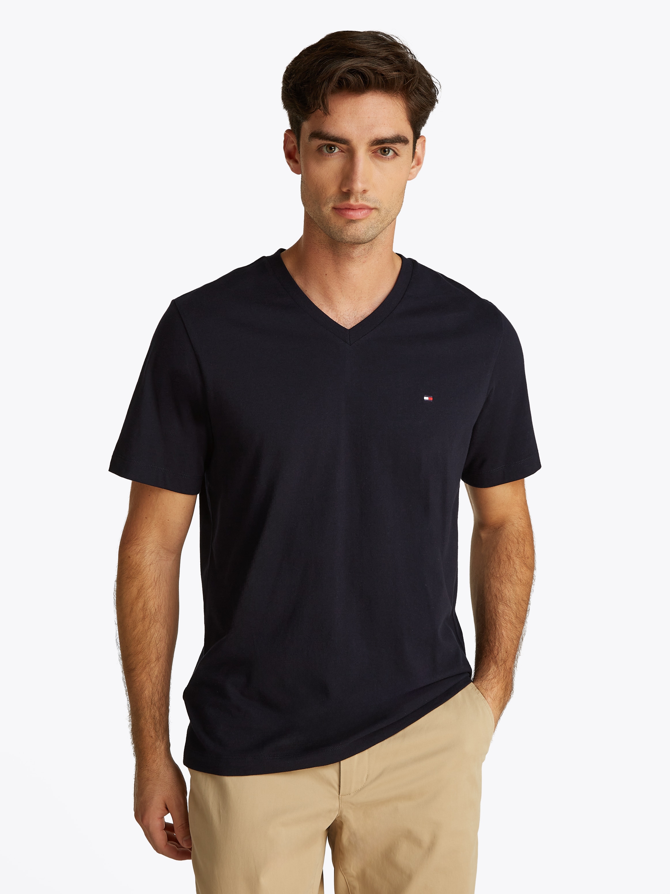 Tommy Hilfiger V-Shirt "ESSENTIAL V-NECK TEE mit V-Ausschnitt und Markenlab günstig online kaufen
