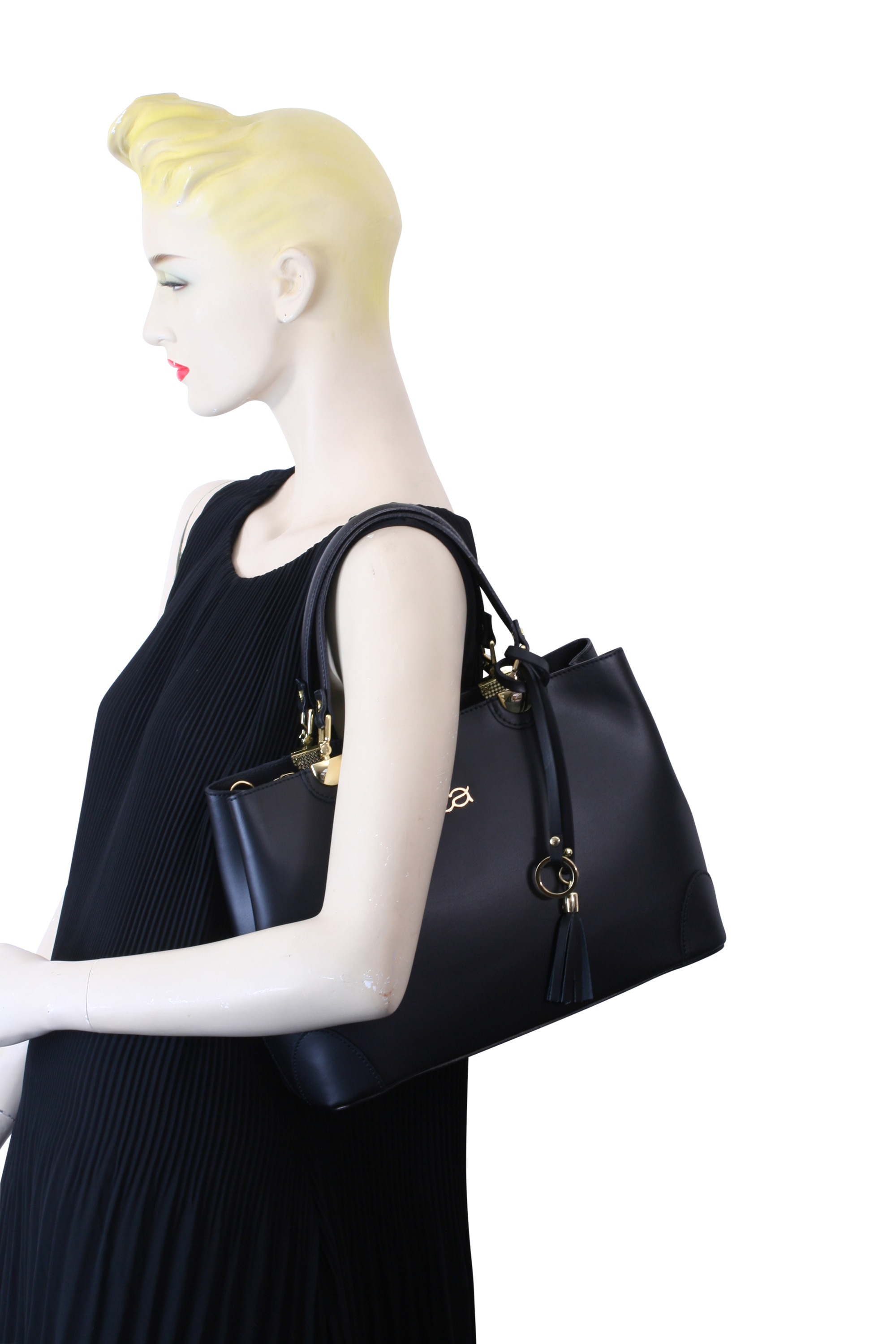 COLLEZIONE ALESSANDRO Henkeltasche »Doris«, hochwertiges Rindsleder mit Quaste und Anhänger