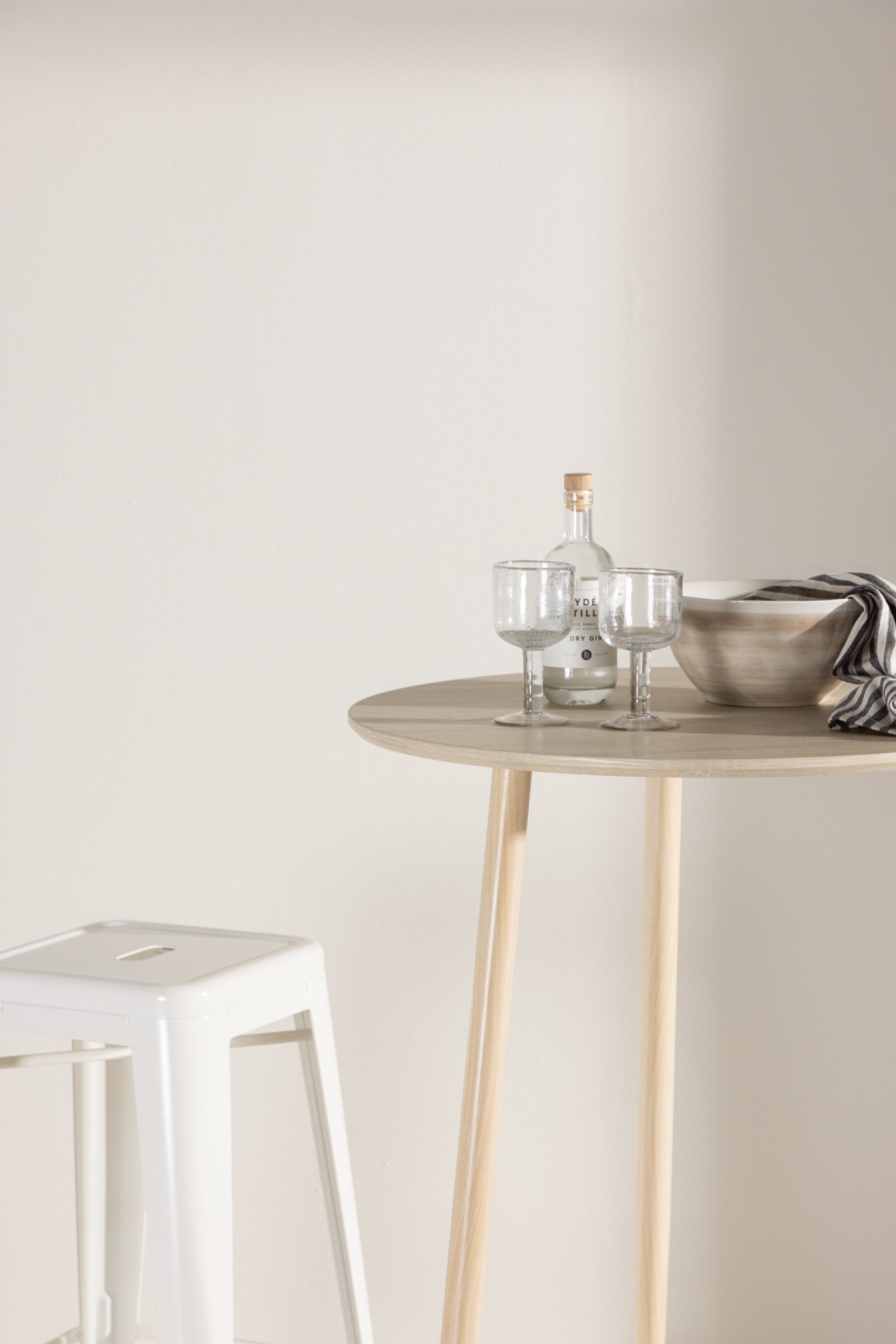 Venture Home Tresentisch »Plaza, runder Bartisch Ø 70 × 105 cm in hellem Whitewash« Tresentisch, MDF, Stahlbeine, rund, hoch, hell