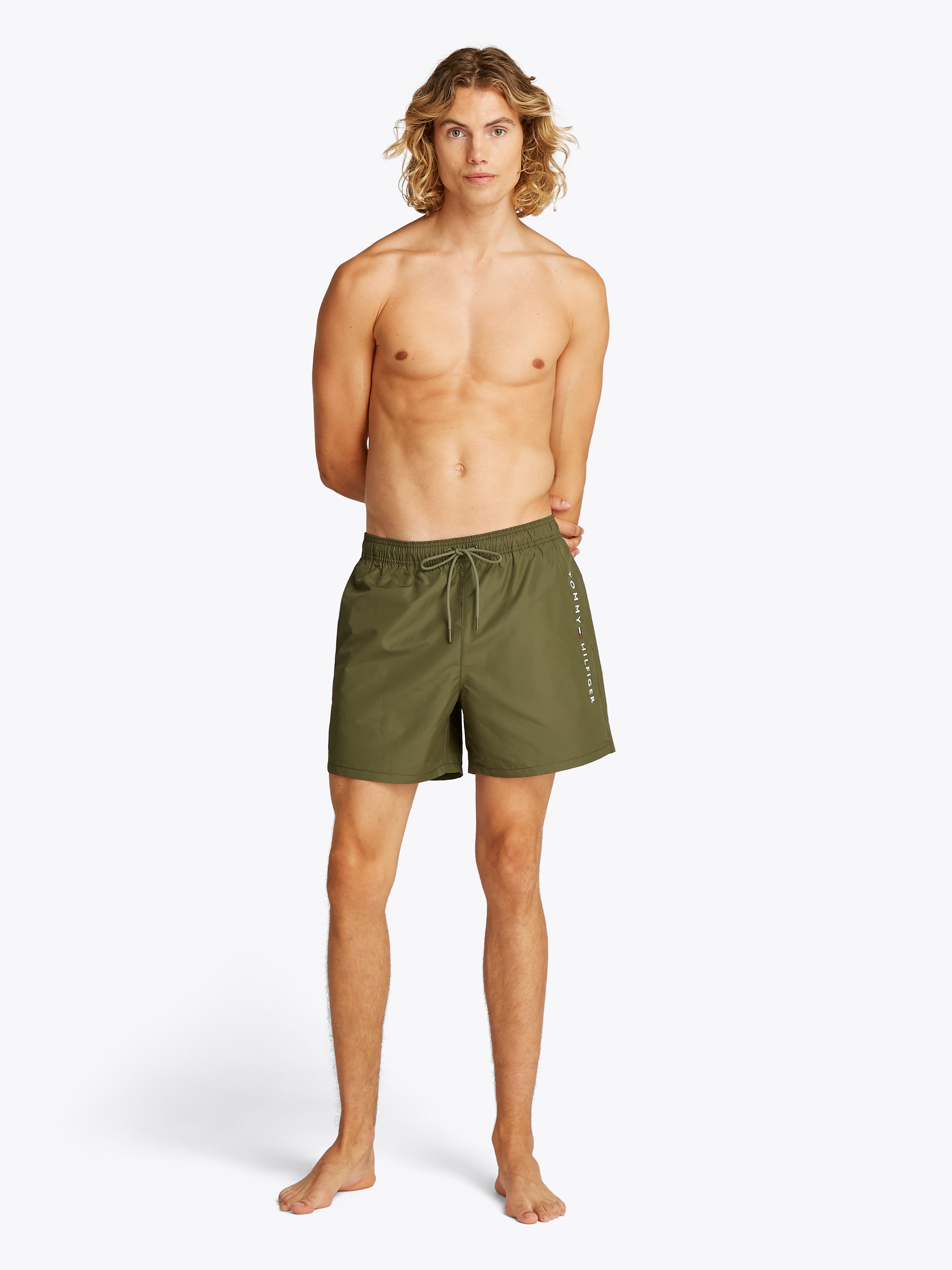 Tommy Hilfiger Swimwear Badeshorts »MEDIUM DRAWSTRING«, mit Logostickerei an der Hüfte