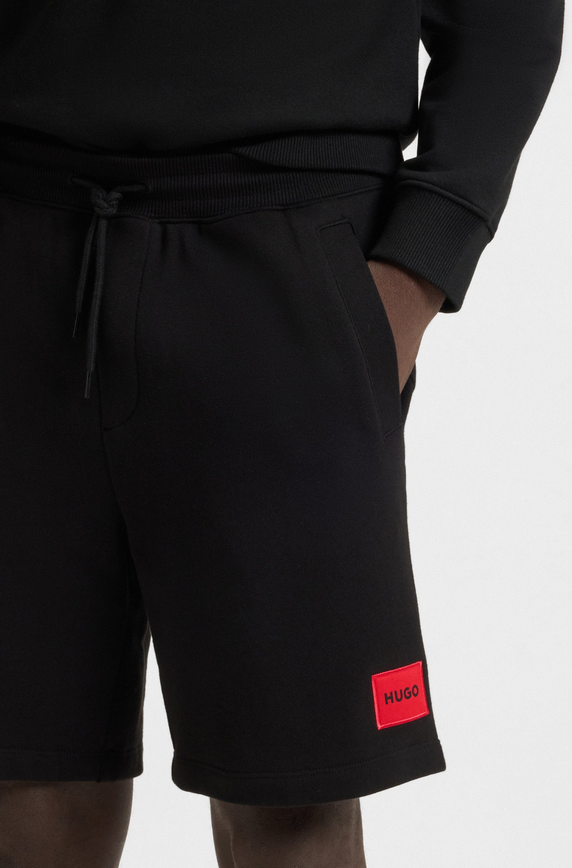 HUGO Sweatshorts "Diz" Regular Fit, elastischer Bund mit Kordel, HUGO Red W günstig online kaufen