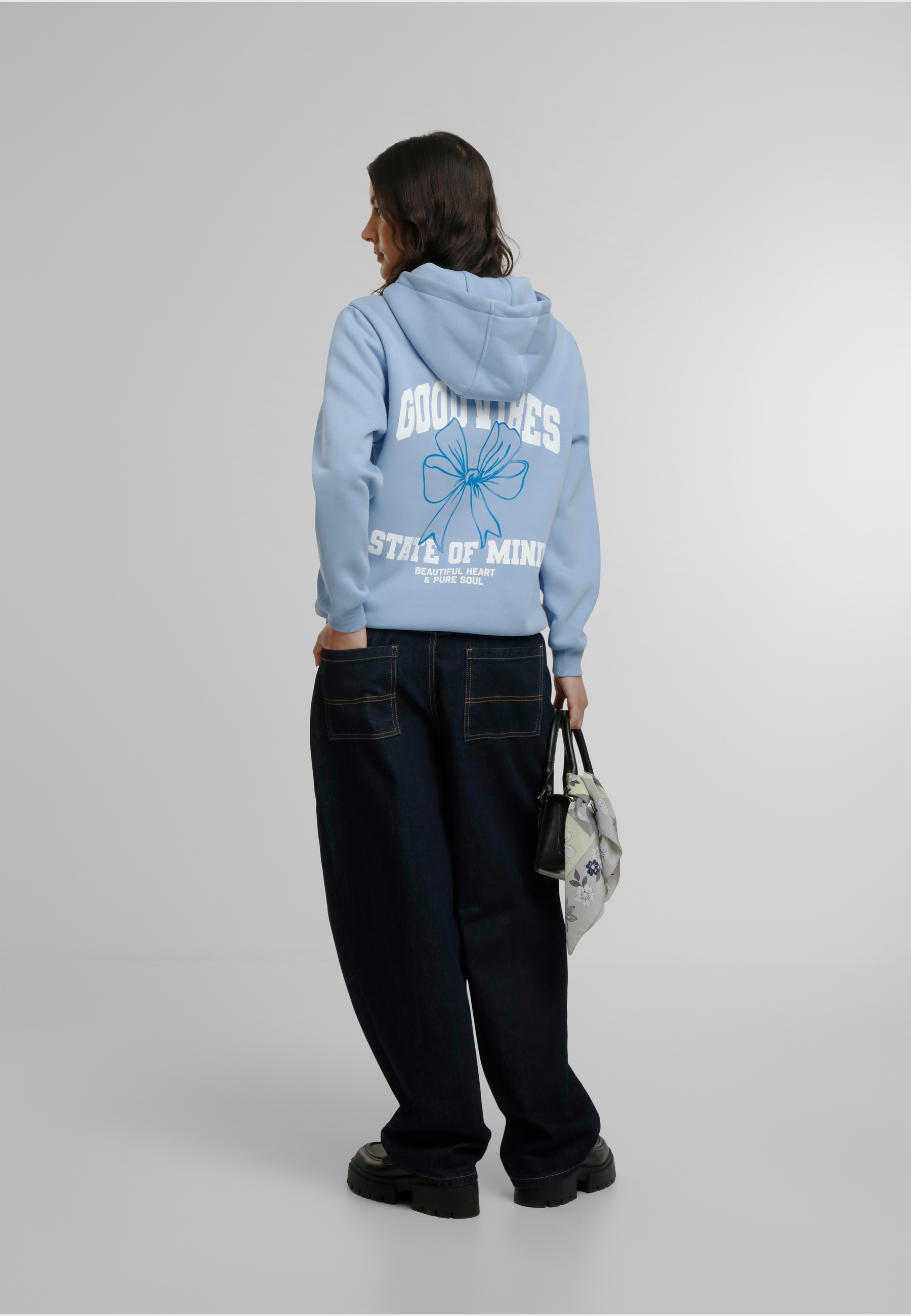 Miss Tee Kapuzenpullover »Miss Tee Good Vibes Bow Ladies Fluffy Hoody«, (1 tlg.)