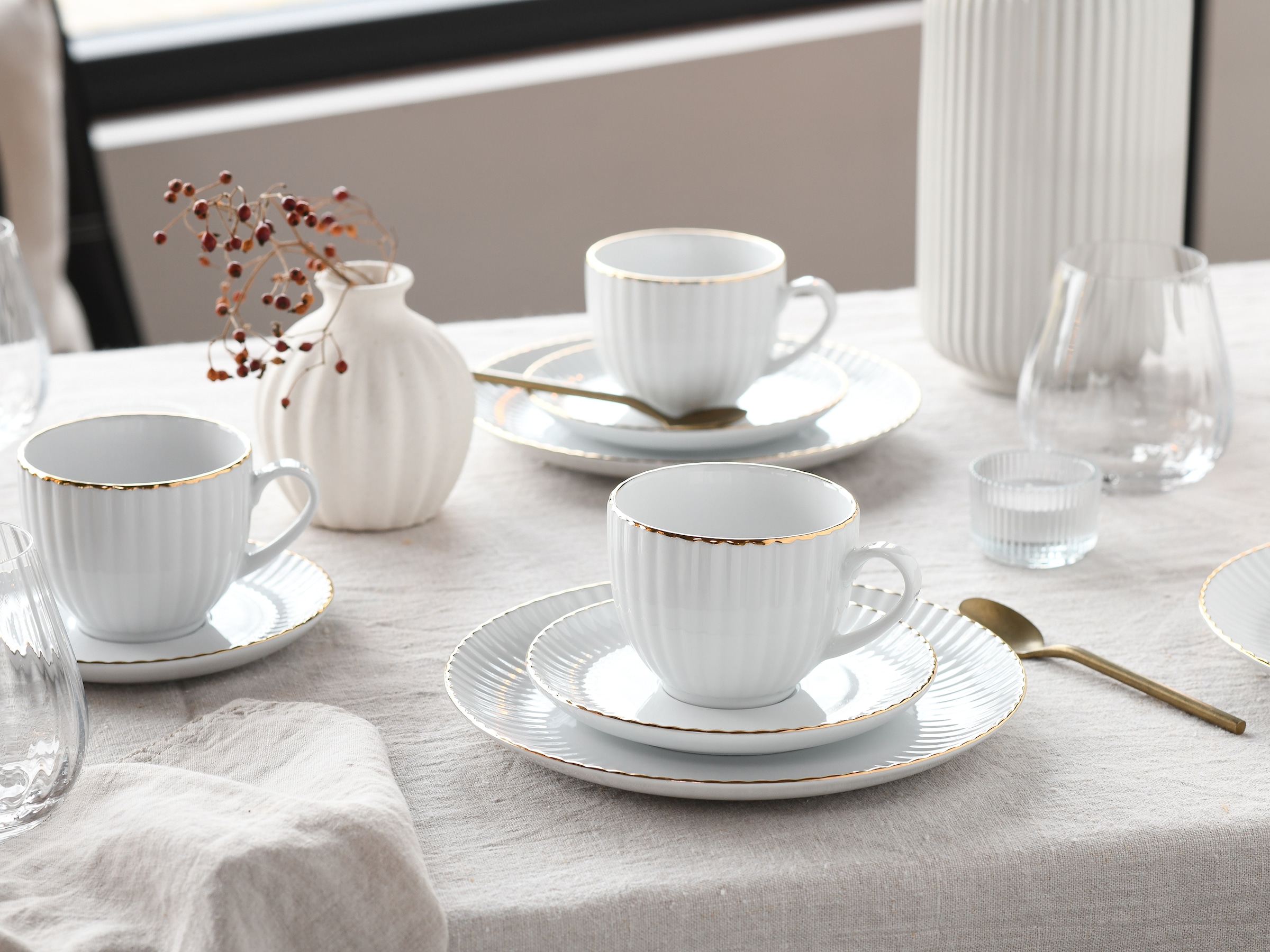 CreaTable Kaffeeservice »Allegra Goldband, Service 18-tlg.« Klassisch, Elegant, Von Hand gemalter Goldrand