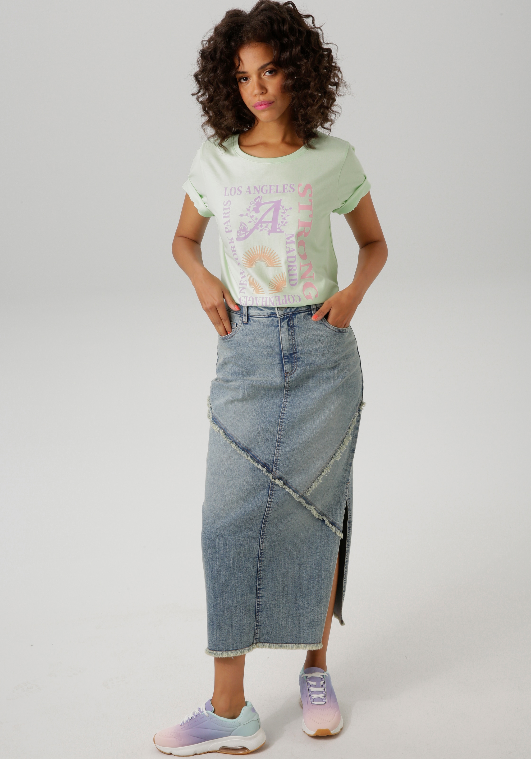 Aniston CASUAL T-Shirt, mit farbharmonischen Frontprint aus Foliendruck - NEUE KOLLEKTION