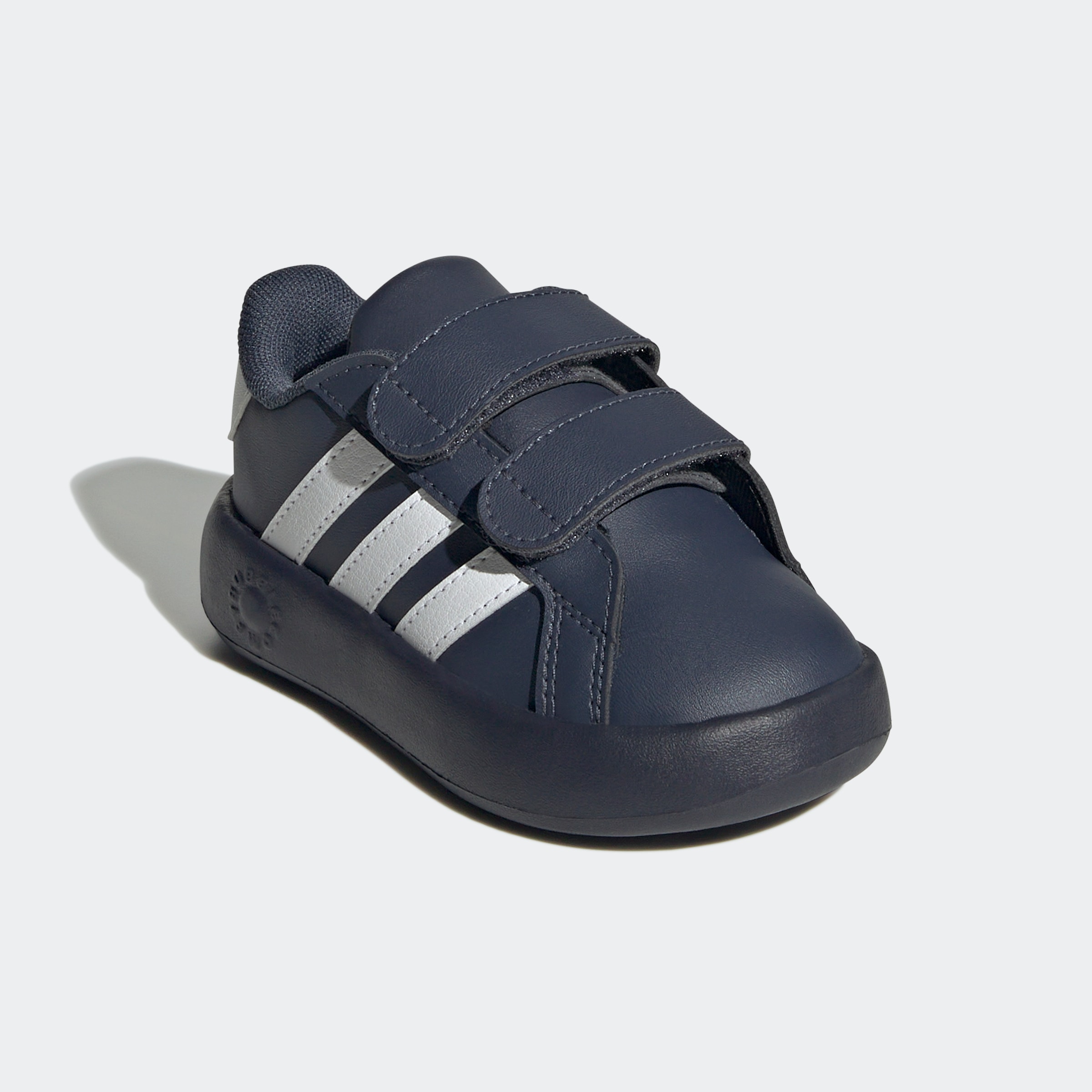 adidas Sportswear Klettschuh "GRAND COURT 2.0 KIDS", Design auf den Spuren des adidas Superstar, für Kinder