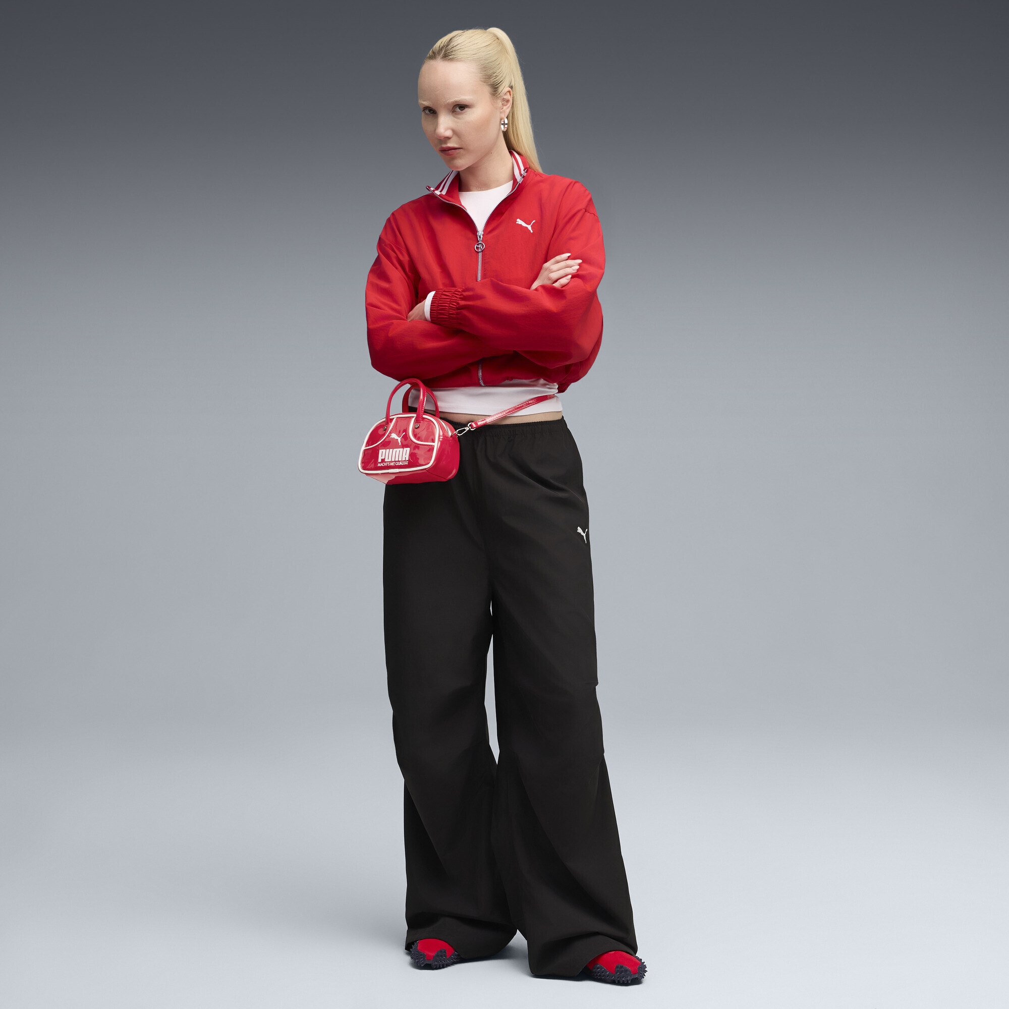 PUMA Sporthose »Wardrobe Essentials Gewebte Parachute-Hose Damen«