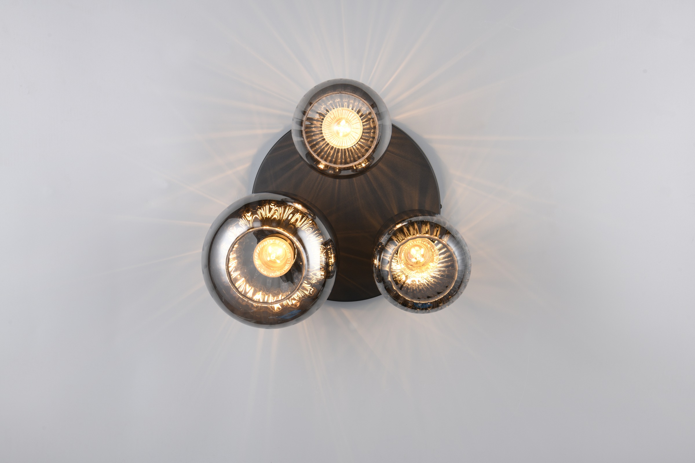 TRIO Leuchten Deckenleuchte »DIVA, E27 Deckenlampe 3-flammig mit Glasschirm, exkl 3xE27 max 10W«, 3 flammig, Leuchtmittel E27 | Leuchtmittel wechselbar, Deckenlampe Ø 39cm, Glasschirme in 3 Formen, Lampe Wohnzimmer Küche