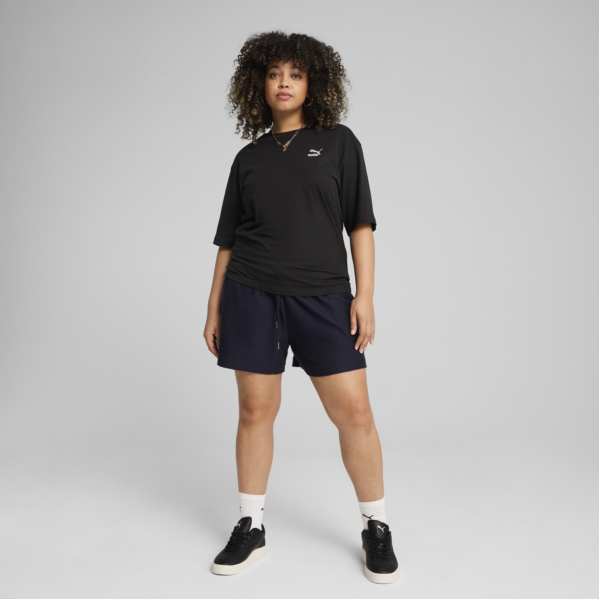 PUMA Sporthose »PREMIUM ESS 4" Jacquard-Shorts in A-Linie Damen«