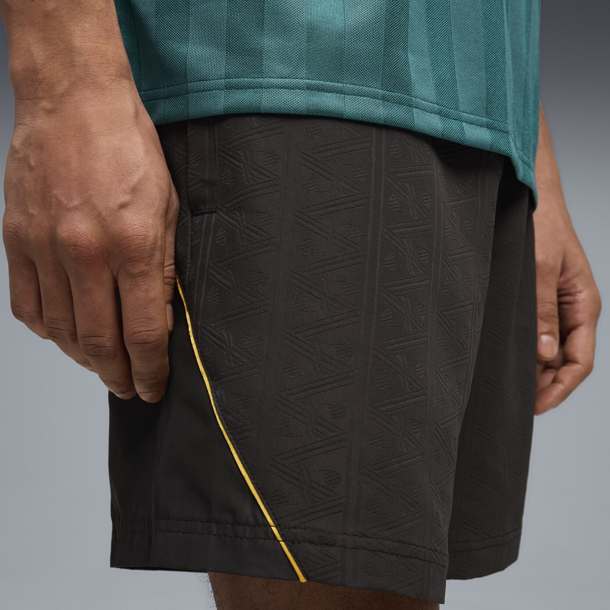 Shorts PUMA "FUTURE.PUMA.ARCHIVE KING Relaxed Shorts Erwachsene", Damen, Gr. L, Normalgrößen, schwarz, Obermaterial: 100% Polyester; Taschenfutter: 100% Polyester; Einsatz: 100% Polyester, relaxed fit, Hosen Shorts 2