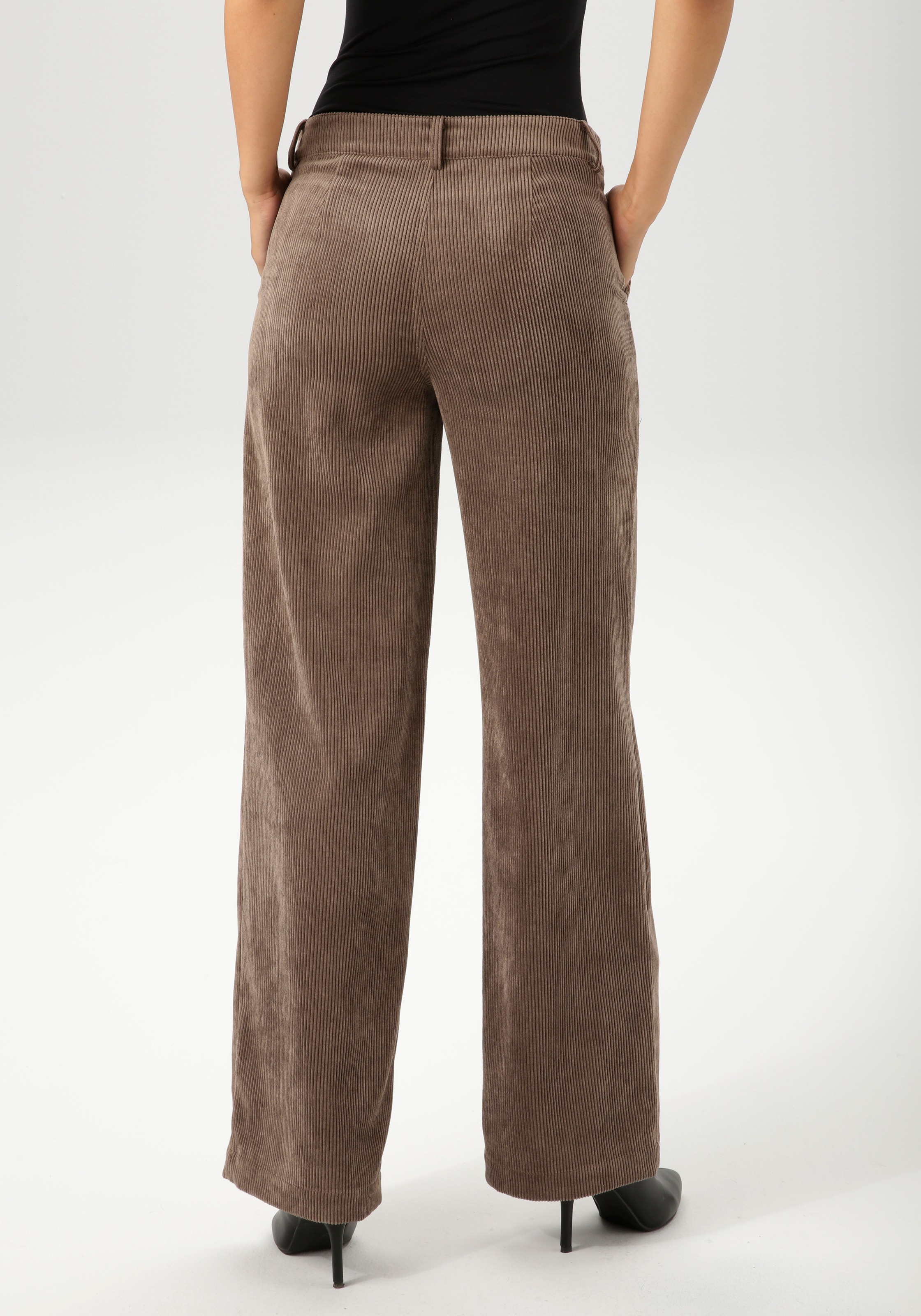 Aniston CASUAL Cordhose, mit trendigem, weiten Bein - NEUE KOLLEKTION