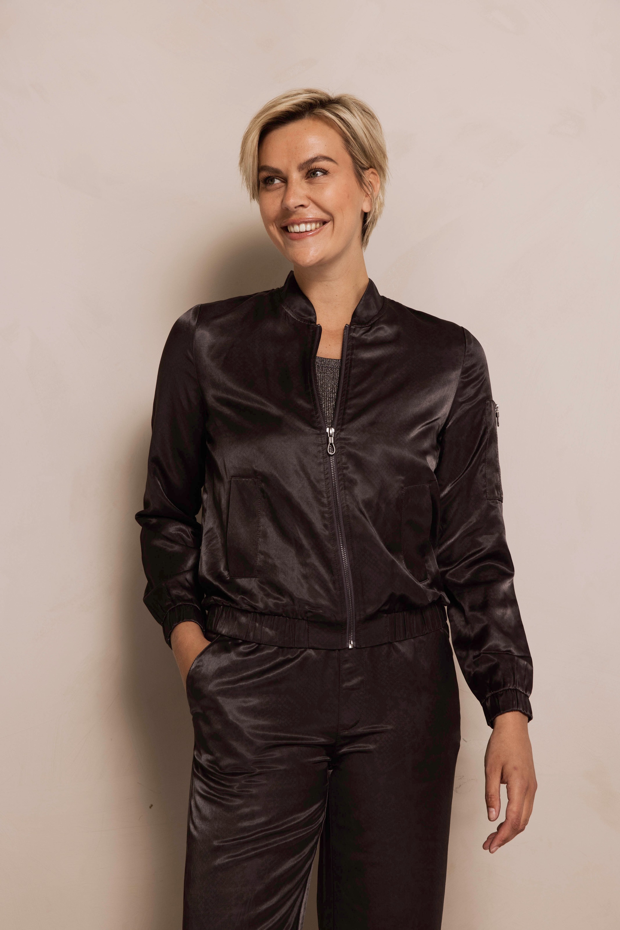 Zhrill Boleroblazer "ZHMARIE", Satin-Blouson mit Reißverschluss günstig online kaufen