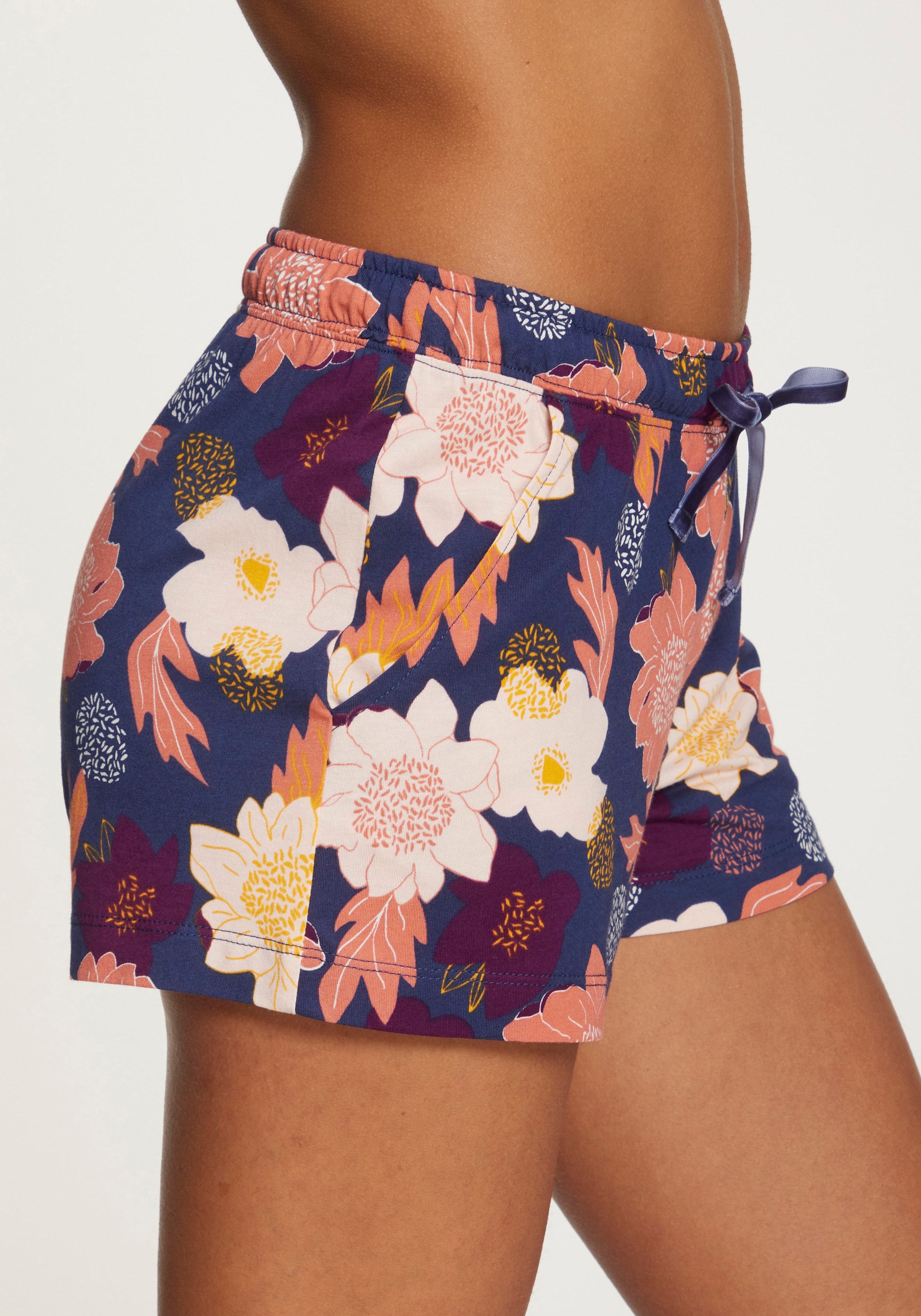 Vivance Dreams Schlafshorts  mit tollem Muster