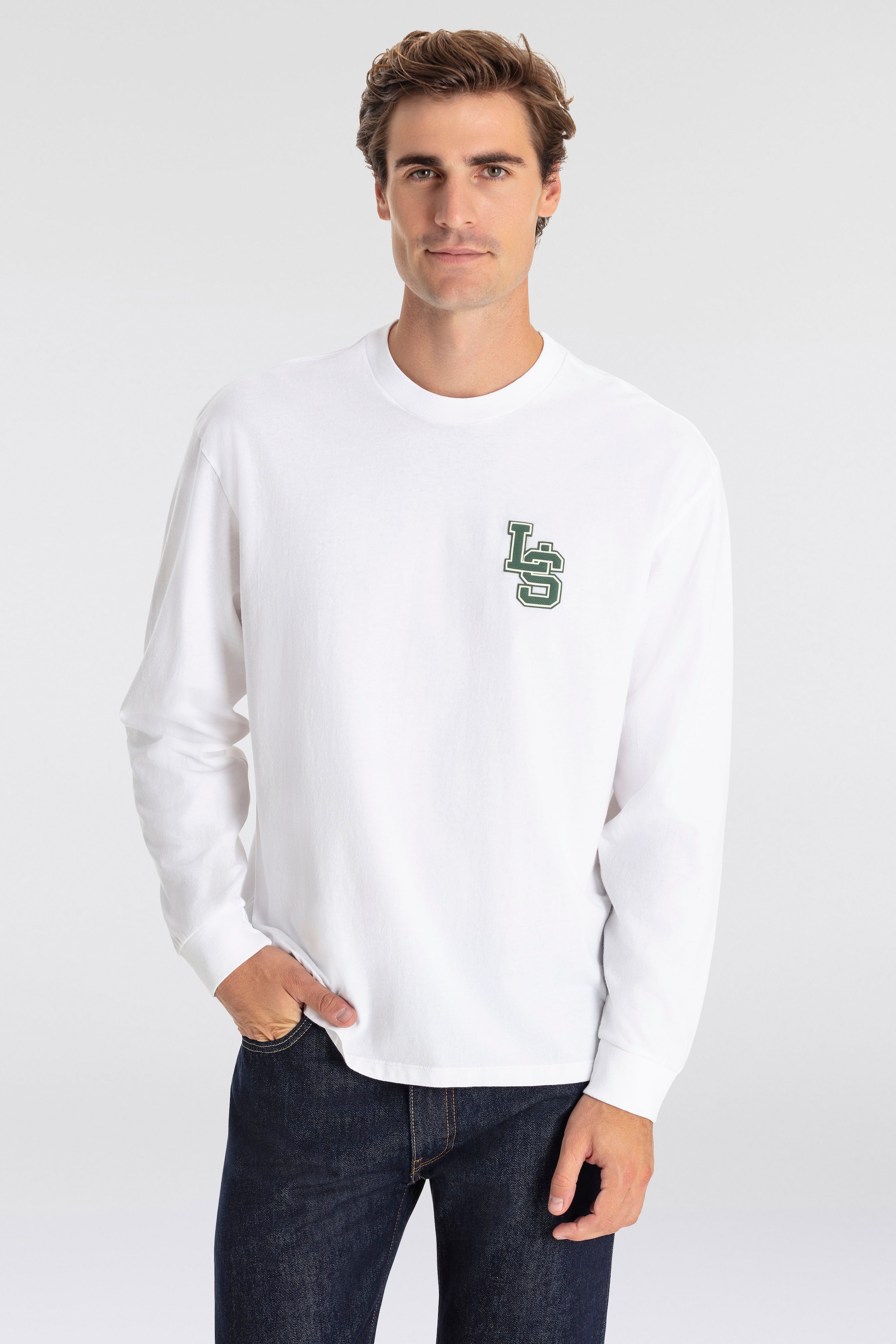 Levi's® Langarmshirt »LS CLASSIC RELAXED TEE«, mit Letterprint/Stickerei auf der Brust