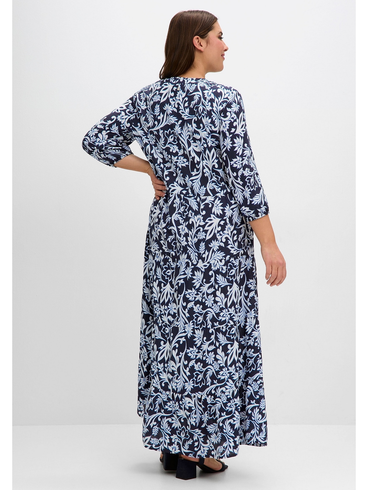 Sheego Maxikleid »Große Größen«, mit floralem Druck und gestuftem Rock