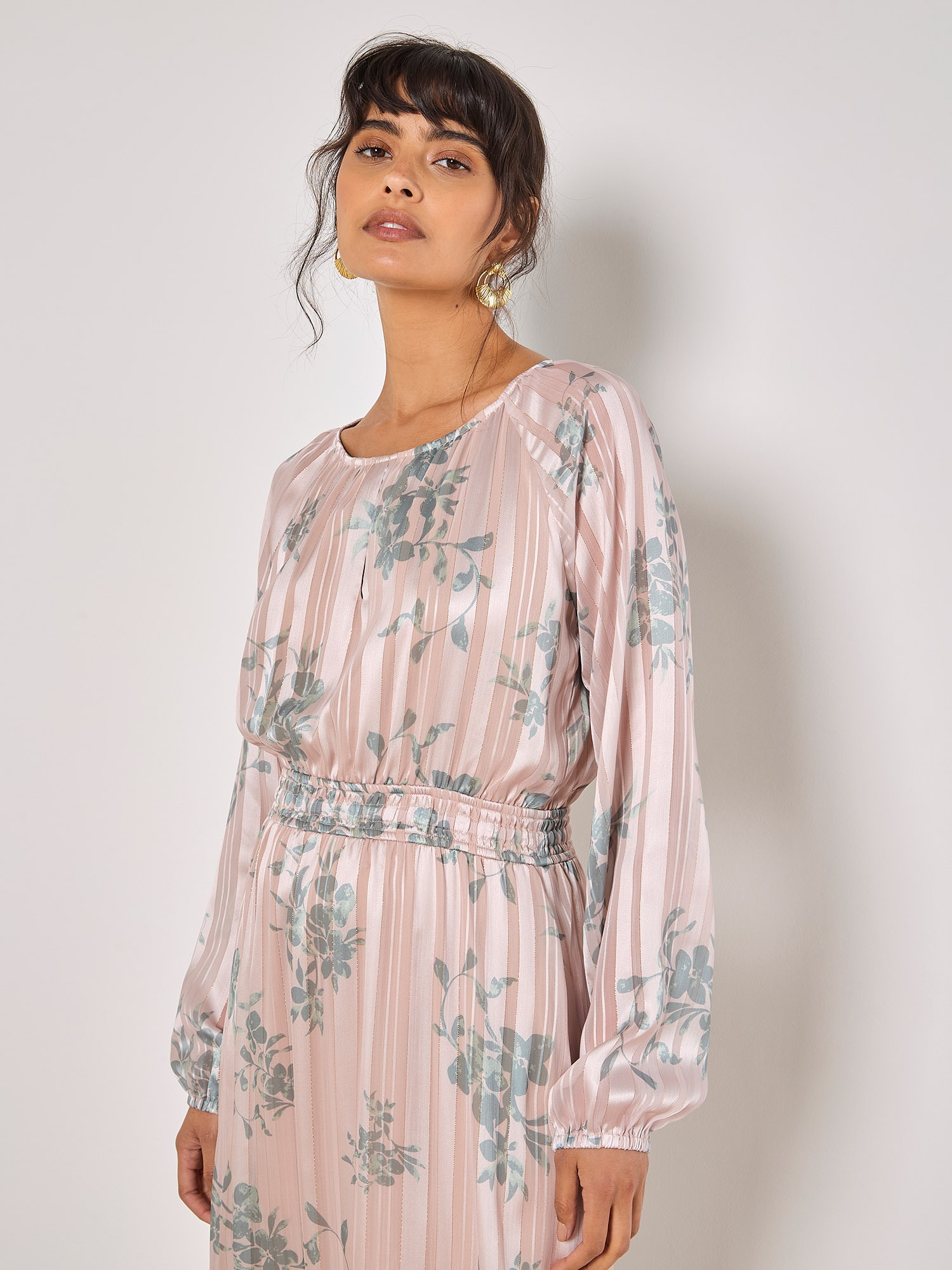 Apricot Maxikleid »Maxikleid« mit Plisseefalten