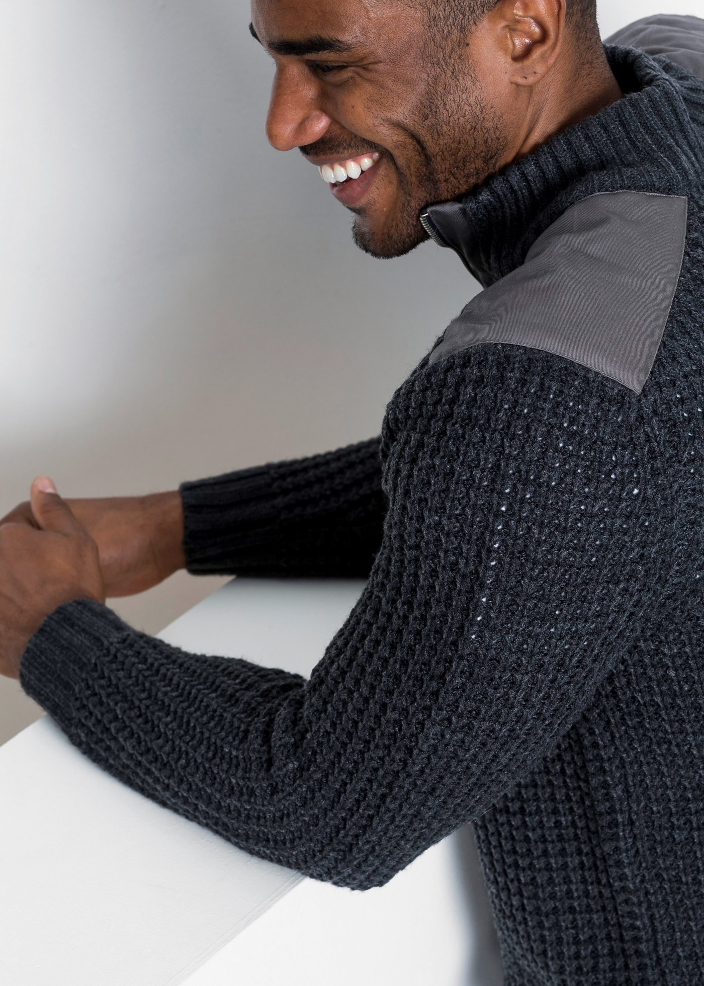 bonprix Troyer »Grobstrick Troyer Pullover mit Web-Besatz« aus Polyacryl, mit Stehkragen und Zipper, Regular Fit