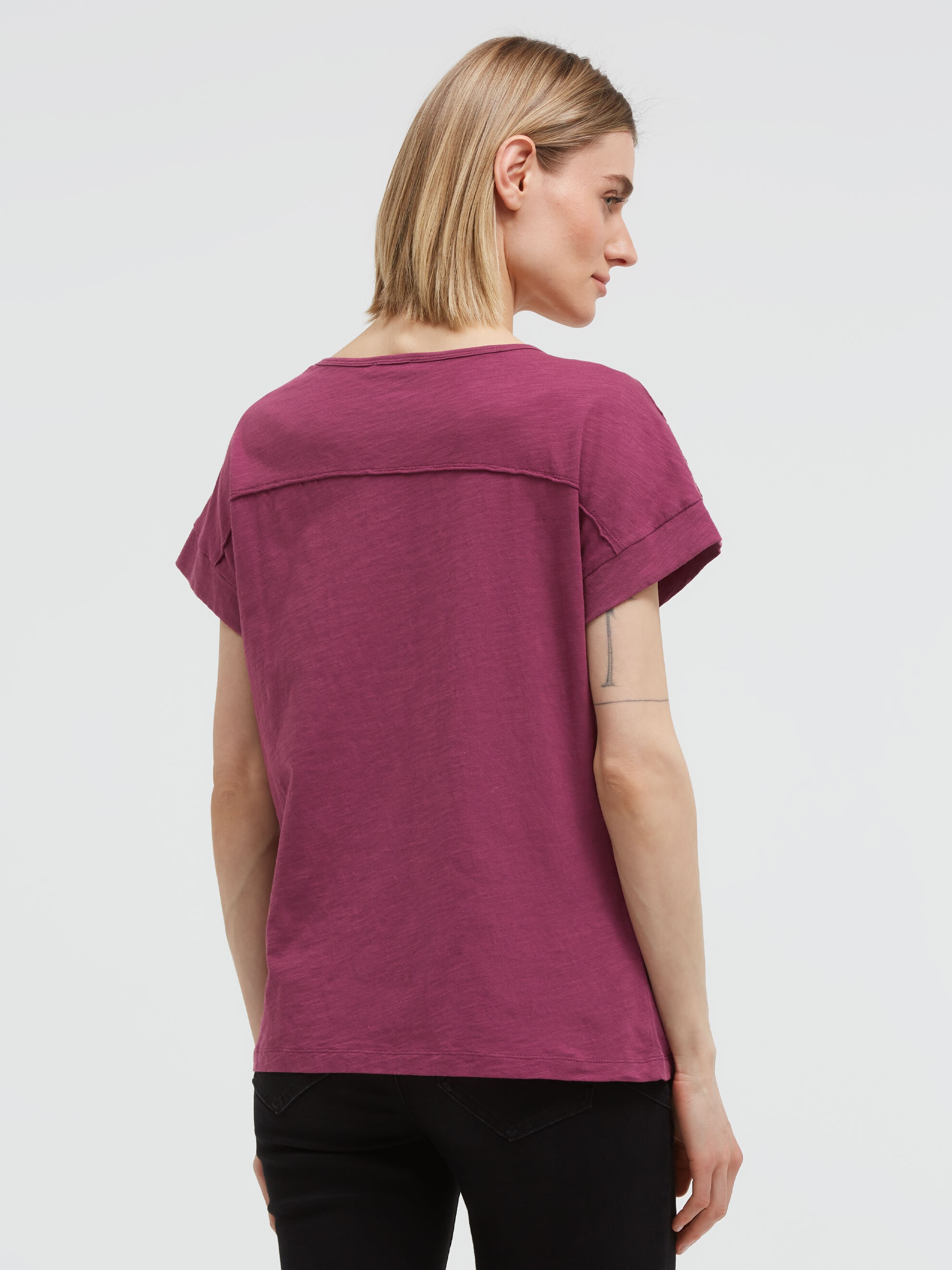 SOCCX Rundhalsshirt mit überschnittener Schulter