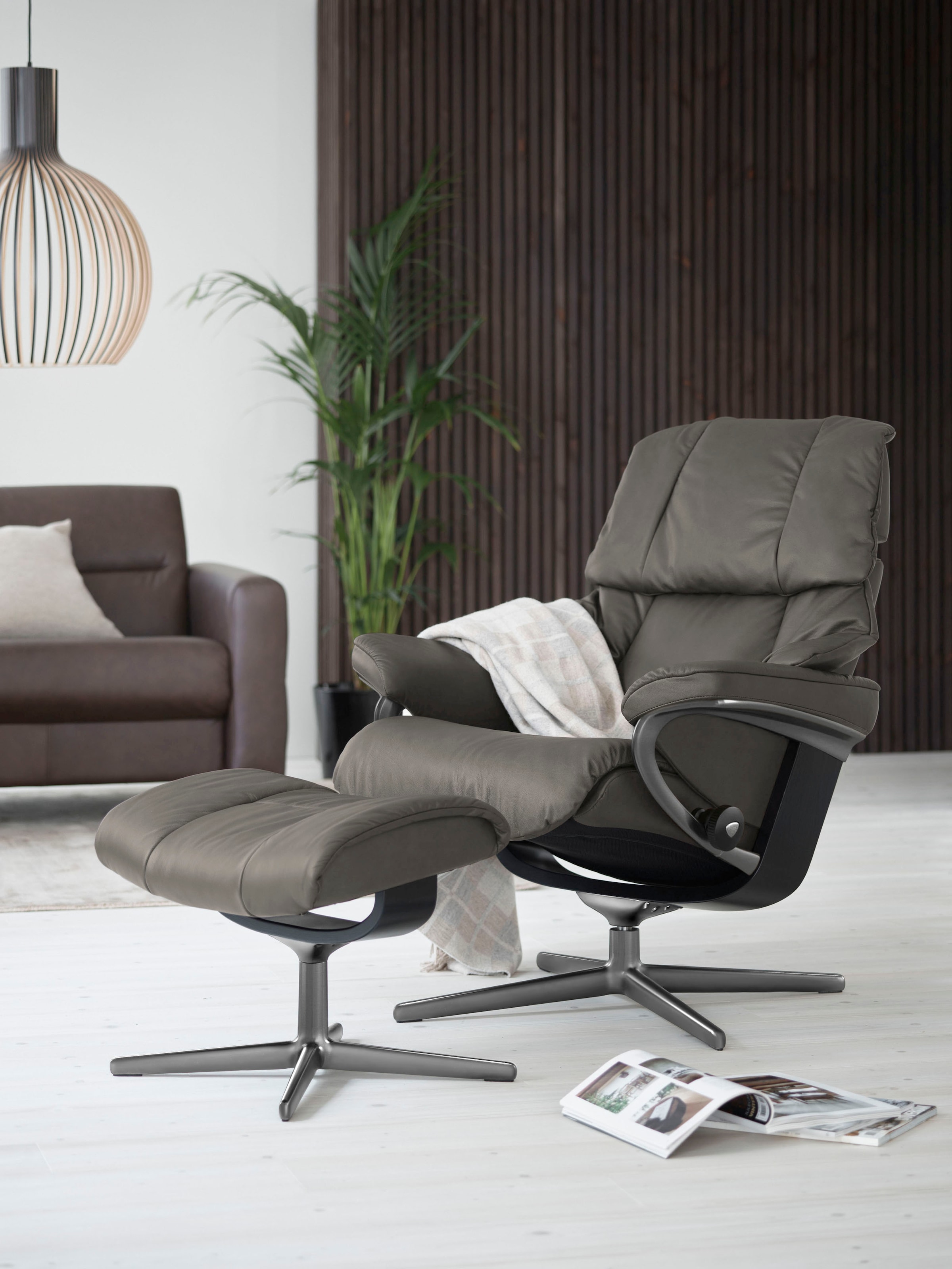 Stressless Relaxsessel "Reno" mit Cross Base, Größe S, M & L, Holzakzent Sc günstig online kaufen