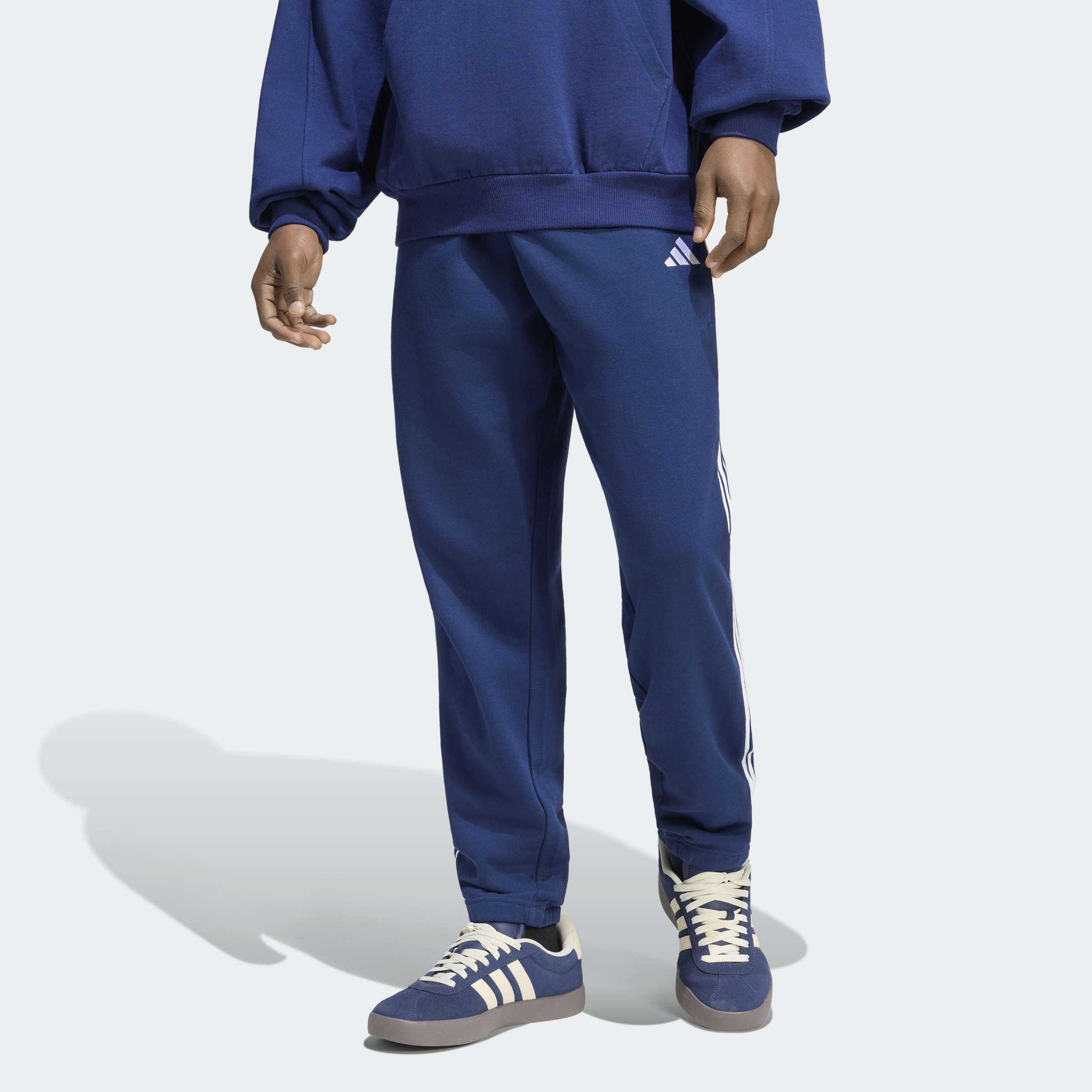 adidas Sportswear 1100000002199 "ESSENTIALS 3-STREIFEN, FRENCH TERRY, SCHMAL ZULAUFEND, BÜNDCHEN"