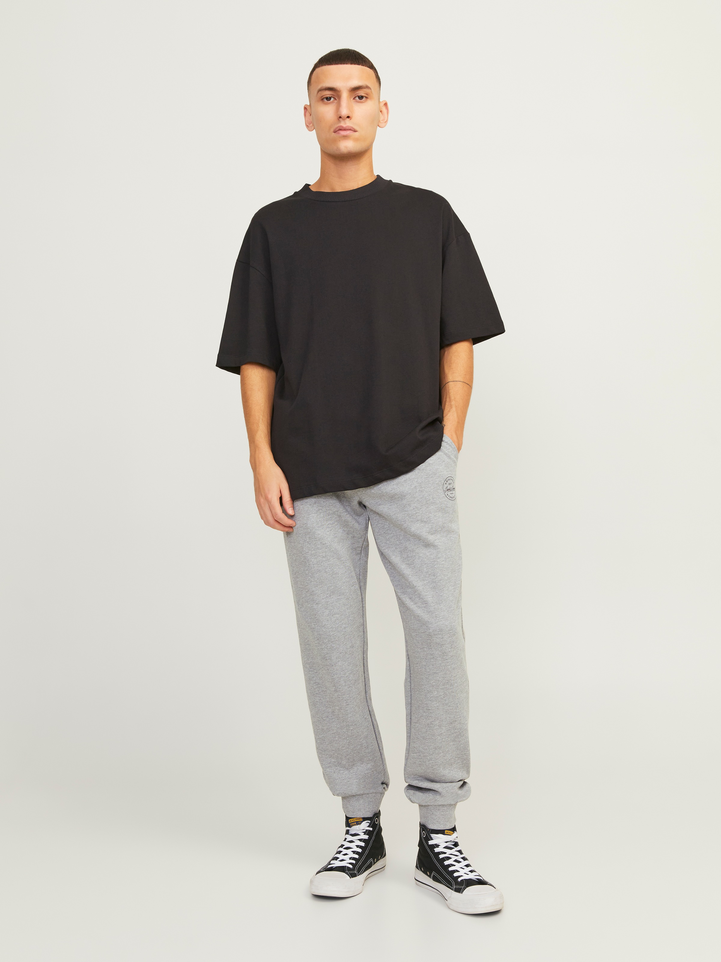 Jack & Jones Sweathose »JPSTGORDON Jogpants mit Kordelzug und bequemem Schnitt«  unifarben, modisch, bequem, Baumwolle