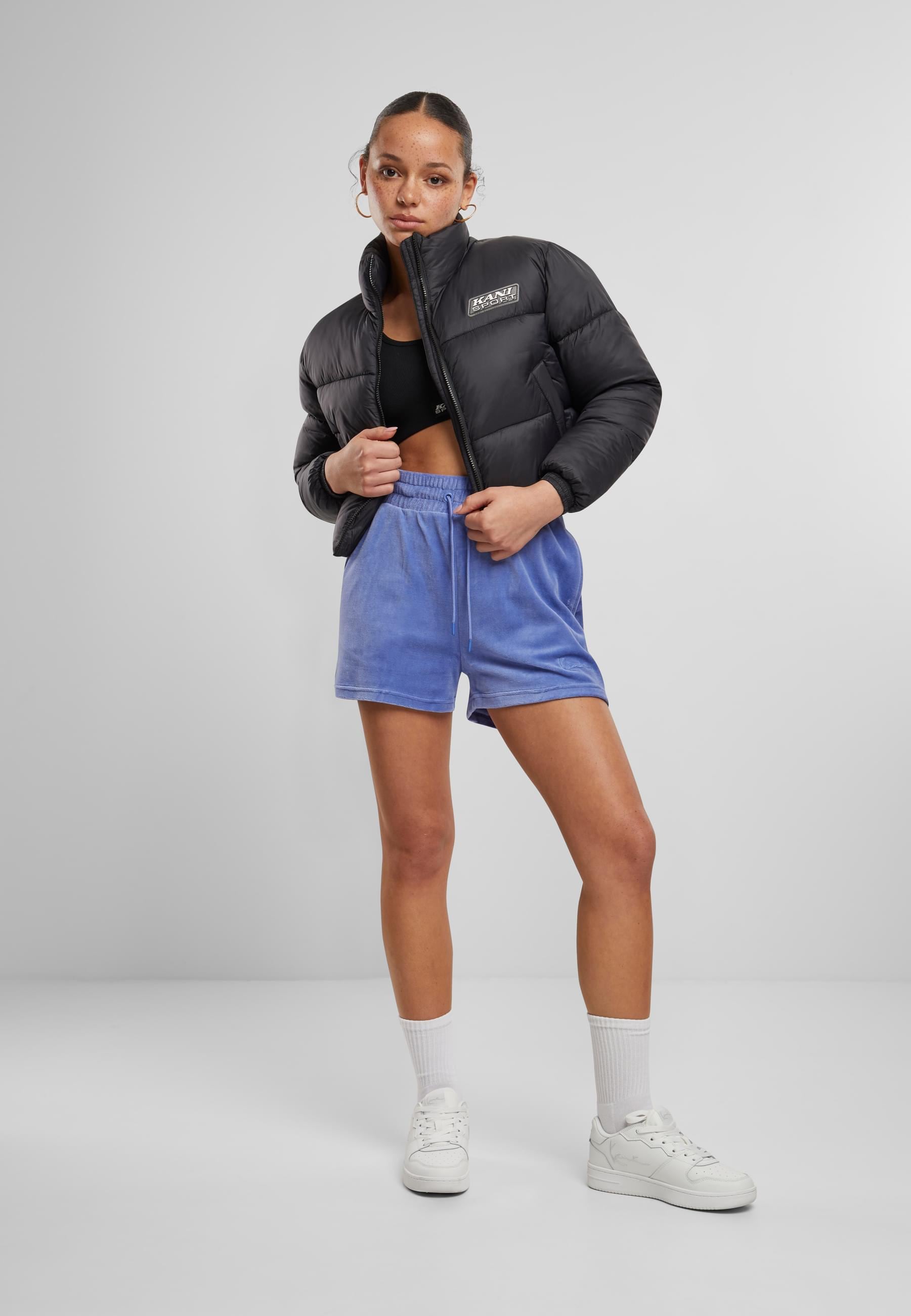 Karl Kani Winterjacke »Karl Kani Karl Kani Sport Patch Crop Puffer Jacket«, (1 St.), ohne Kapuze