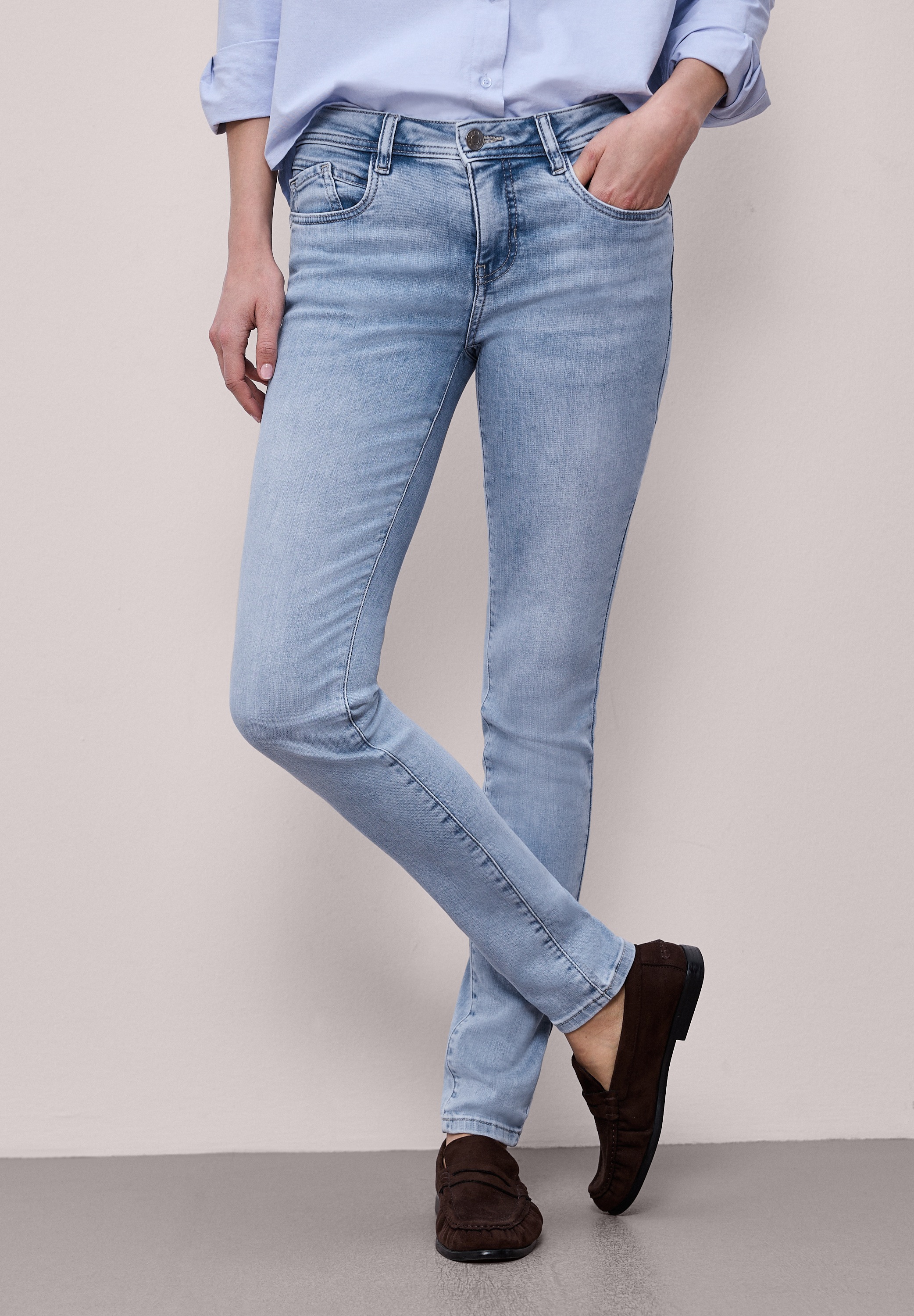 Slim-fit-Jeans STREET ONE, Damen, Gr. 29, Länge 30, light blau random wash, Jeans, 85% Baumwolle, 9% Polyester, 4% Elastomultiester, 2% Elasthan, unifarben, normal, Jeans Slim-fit-Jeans, im Denim-Style 2