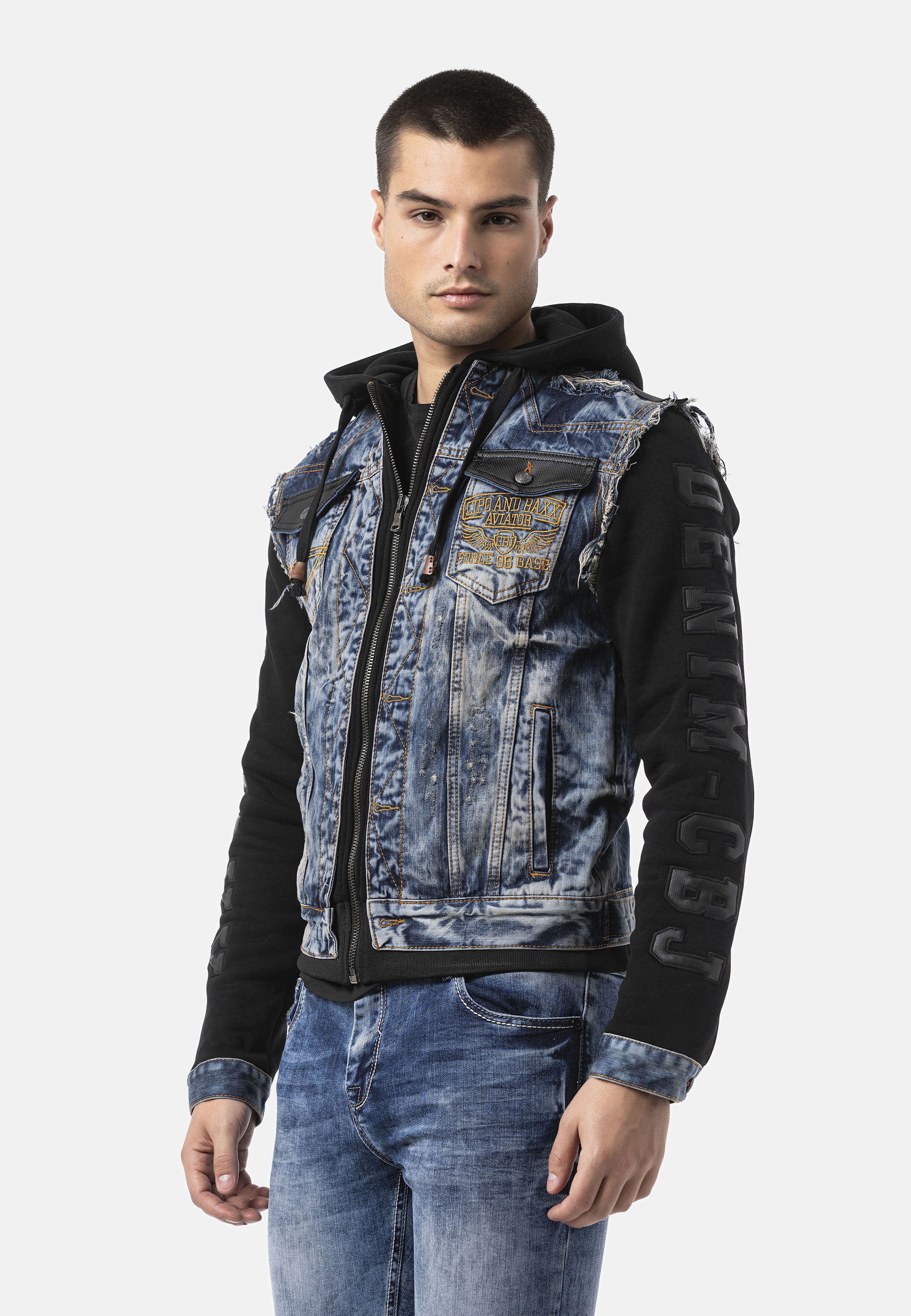 Cipo & Baxx Jeansjacke »CJ309« mit Kapuze Metallknöpfe und markante Ziernähte