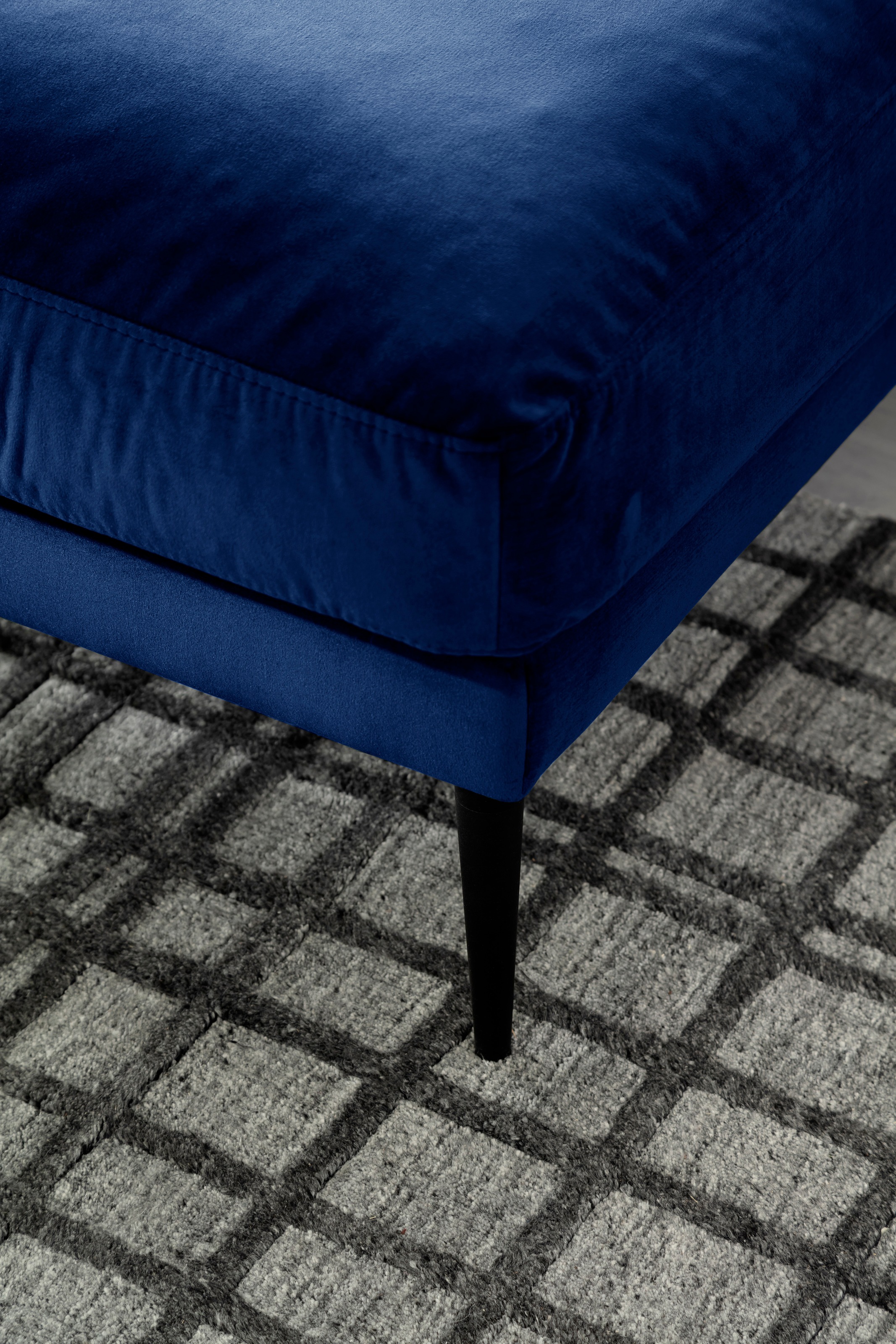 Trends by HG Polsterecke »Svea L-Form«, Recamiere rechts oder links, mit Metallfuß, frei im Raum stellbar
