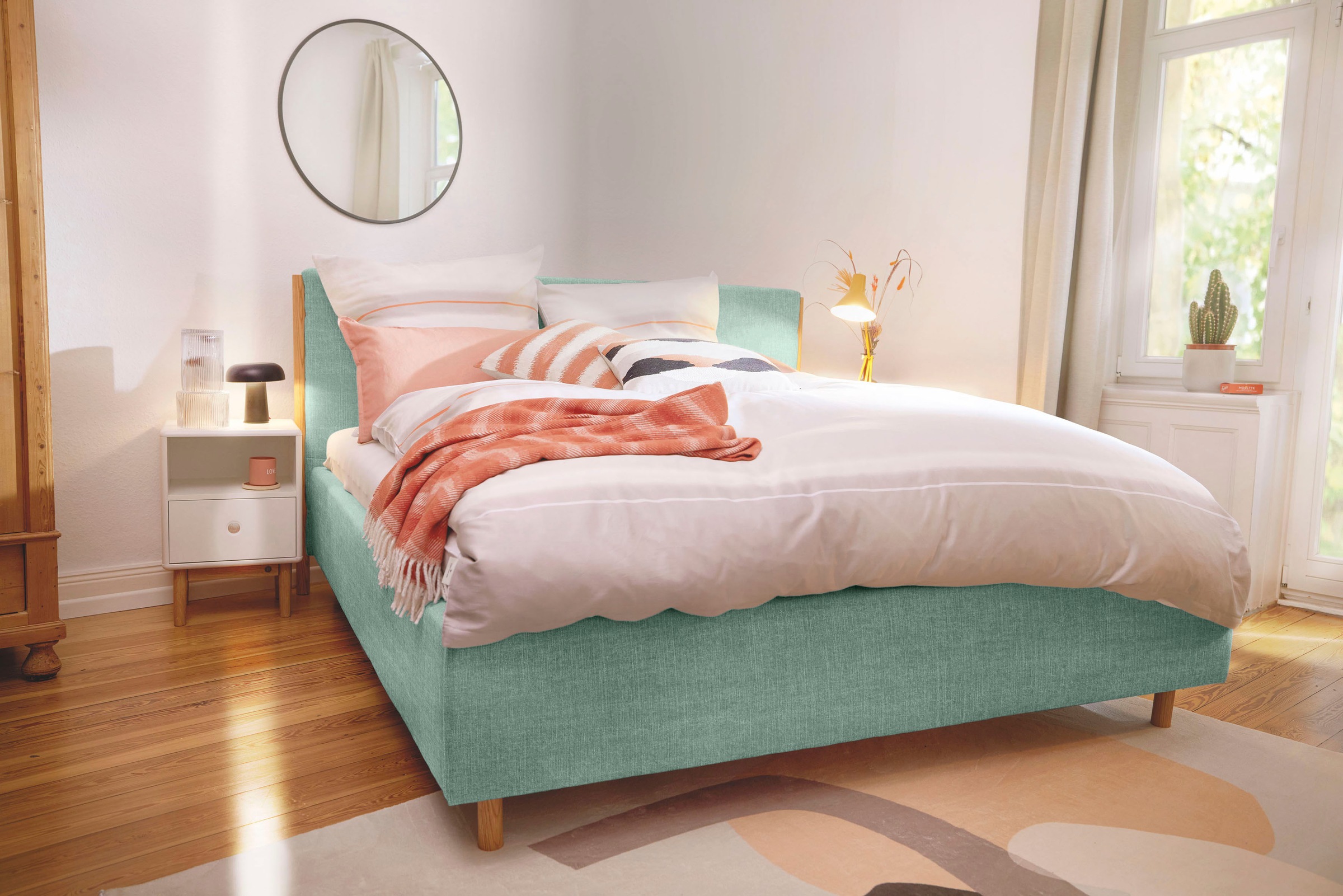 TOM TAILOR HOME Polsterbett »CALIFORNIA BED«, mit seitlichen Holzakzenten am Kopfteil