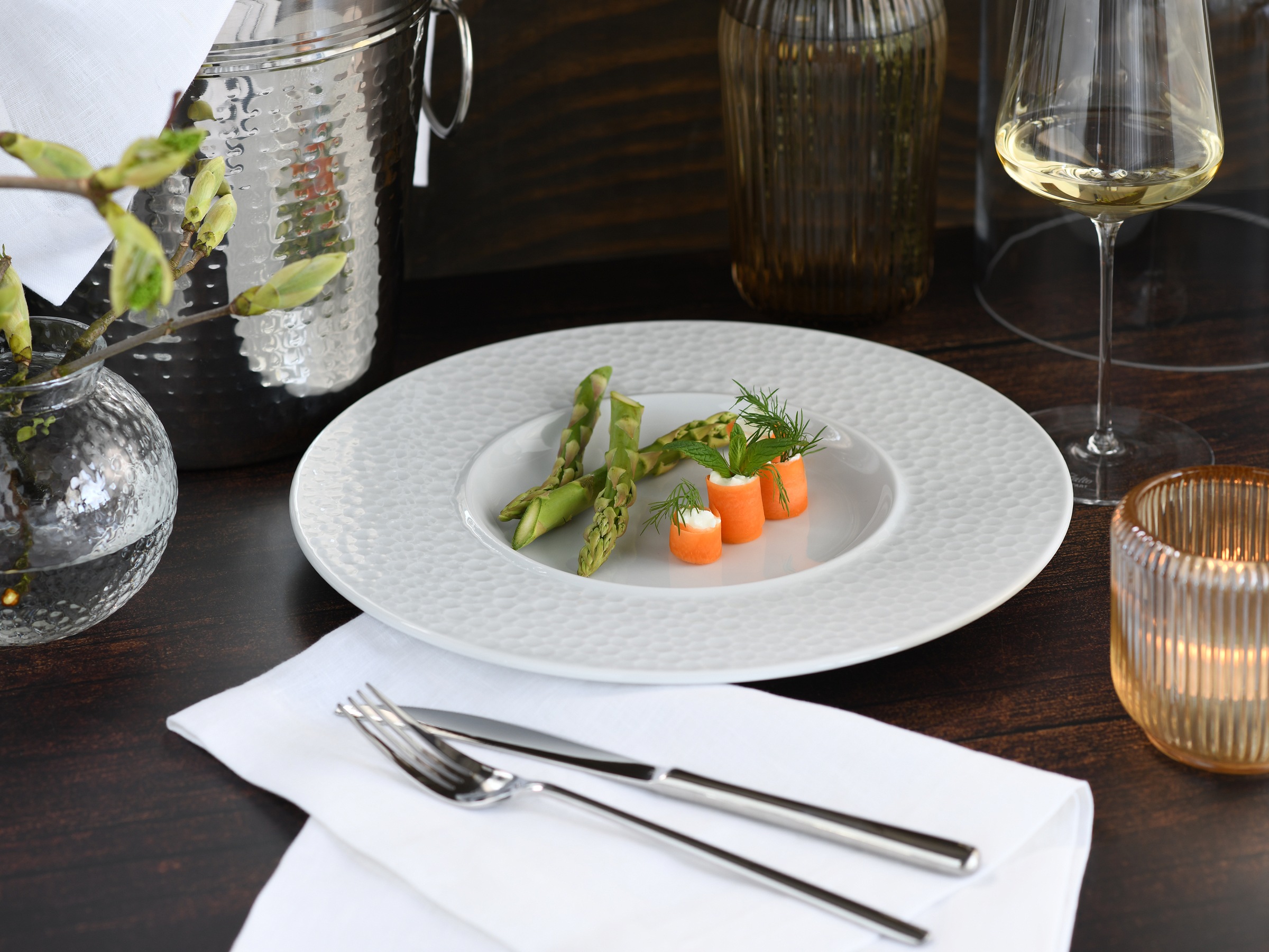 CreaTable Teller »Show Time Hammer weiß, Gourmetteller 4-tlg.« Moderne Formgebung, Fine Dining-Charakter, Relief Oberfläche
