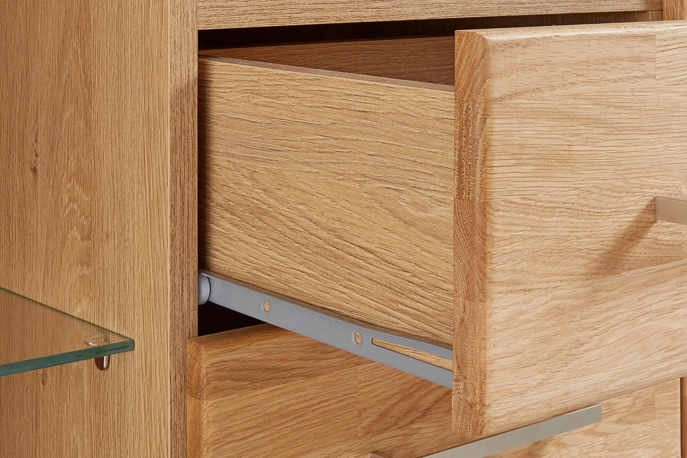 Home affaire Highboard »Ribe,130cm breit145cm hoch,Fronten Massivholz,12 Fächer«, Korpus aus Holzwerkstoff, Metall Griffe,Böden versetzbar