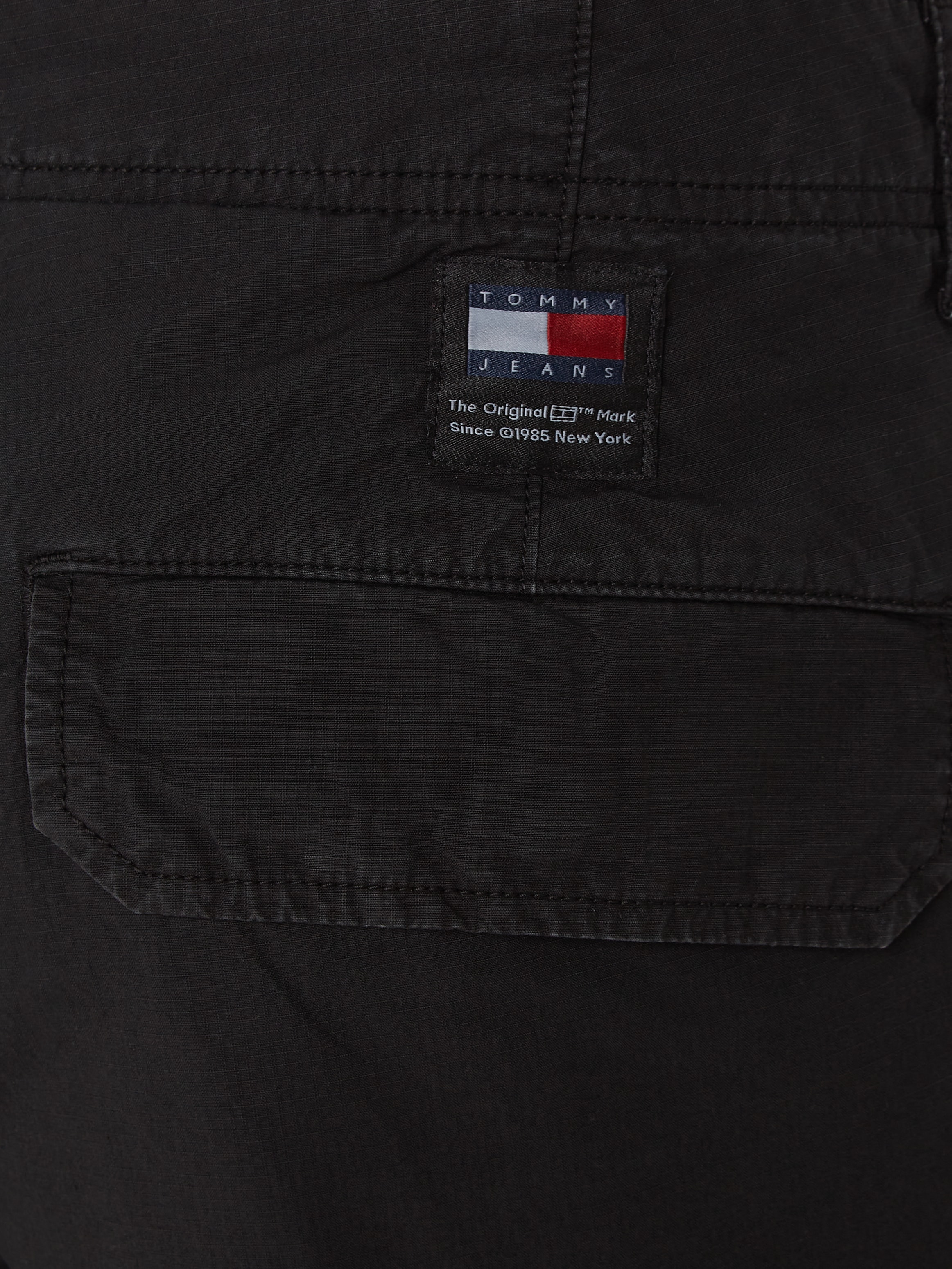 Tommy Jeans Cargohose »TJM ETHAN RIPSTOP CARGO«, mit Logopatch