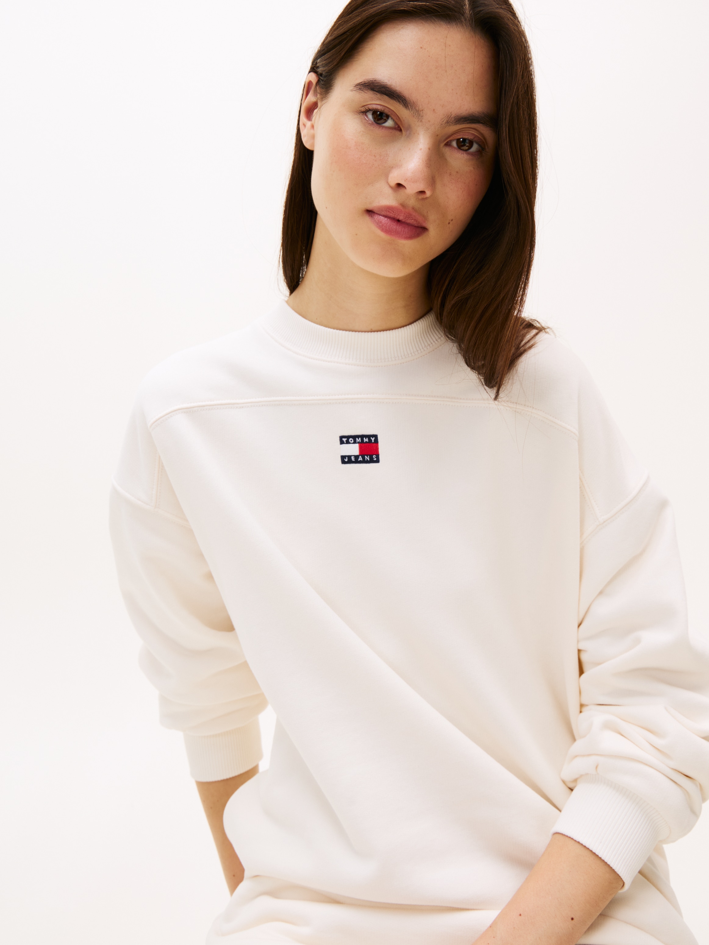 Tommy Jeans Sweatkleid »TJW BADGE SWEAT MIDI DRESS«